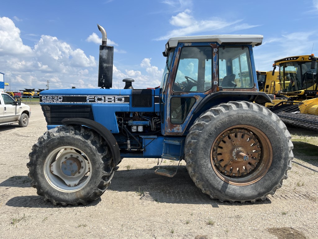 1990 New Holland 8830 Tractor