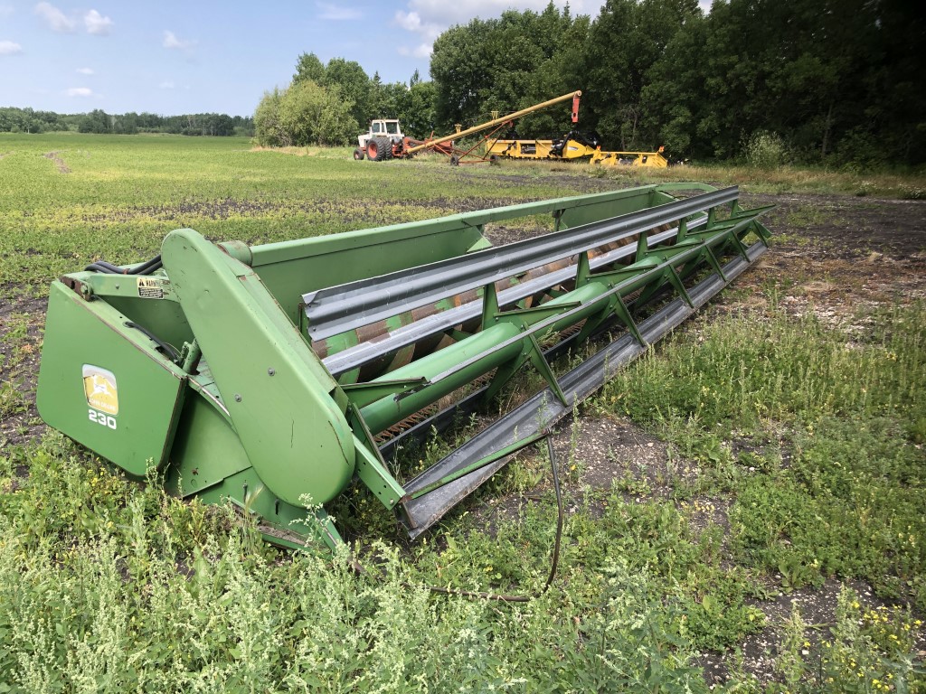 1985 John Deere 230 Header Draper