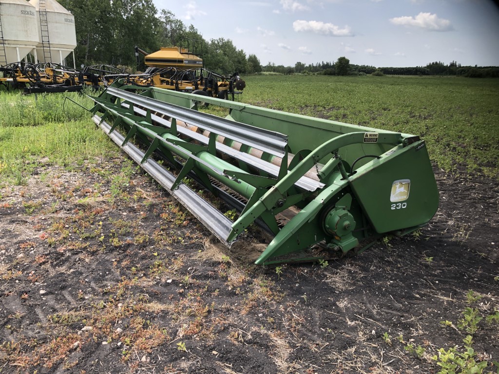 1985 John Deere 230 Header Draper