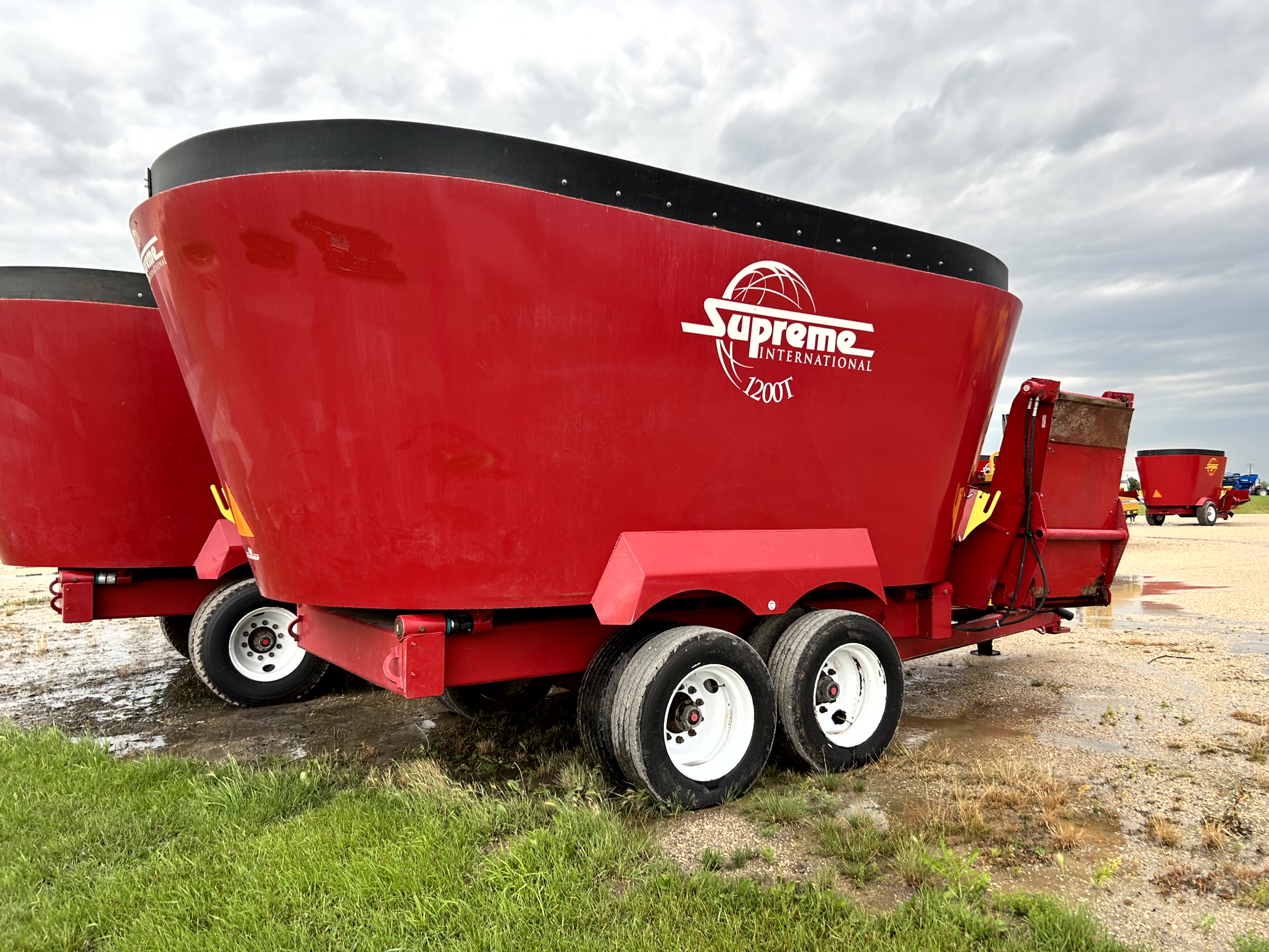 2018 Supreme 1200T TMR Mixer