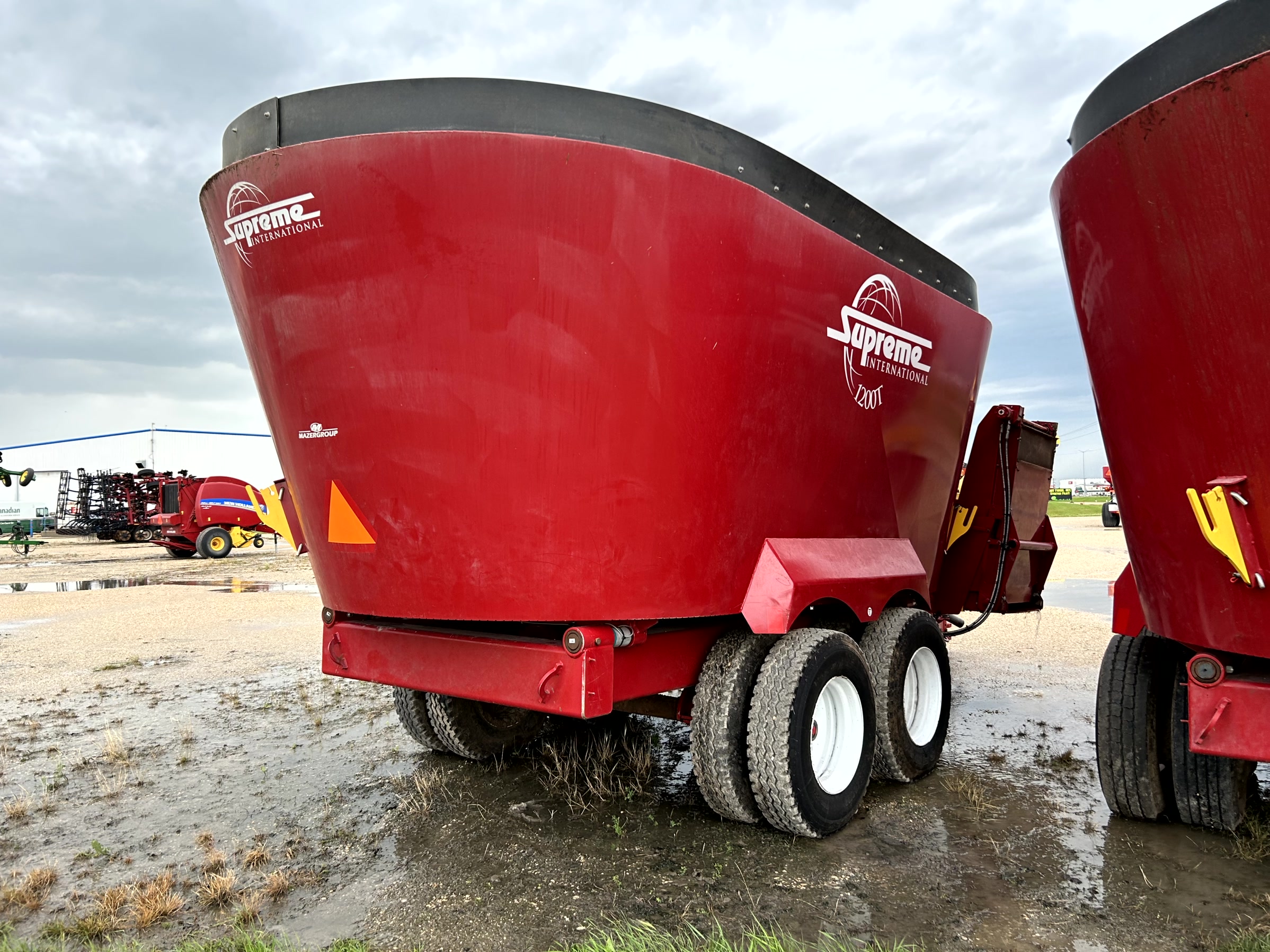 2021 Supreme 1200T TMR Mixer