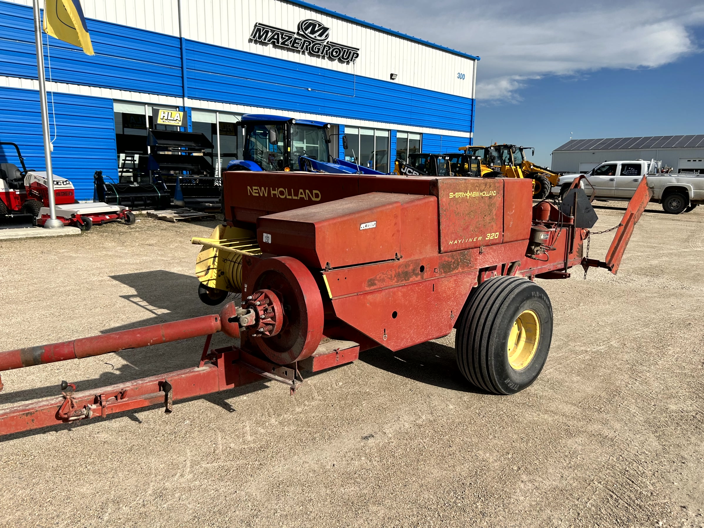 1980 New Holland 320 Baler/Square