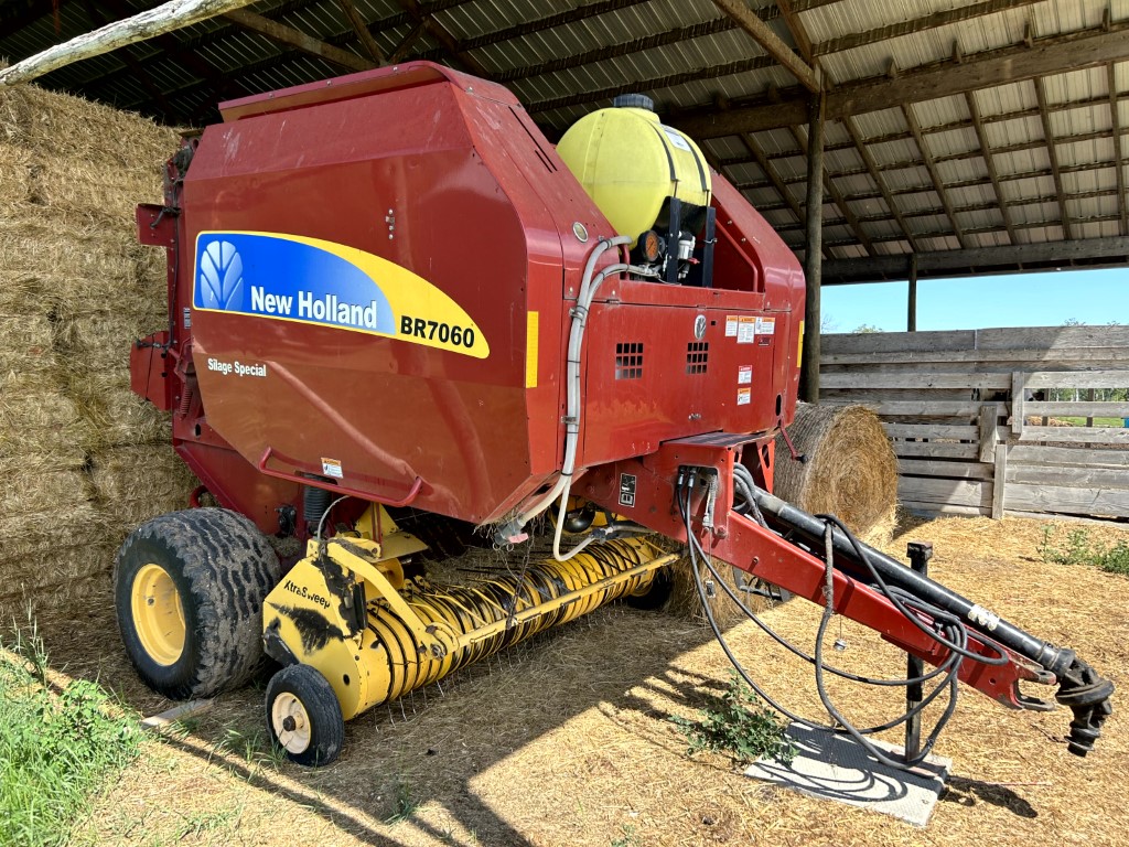 2010 New Holland BR7060 Baler/Round