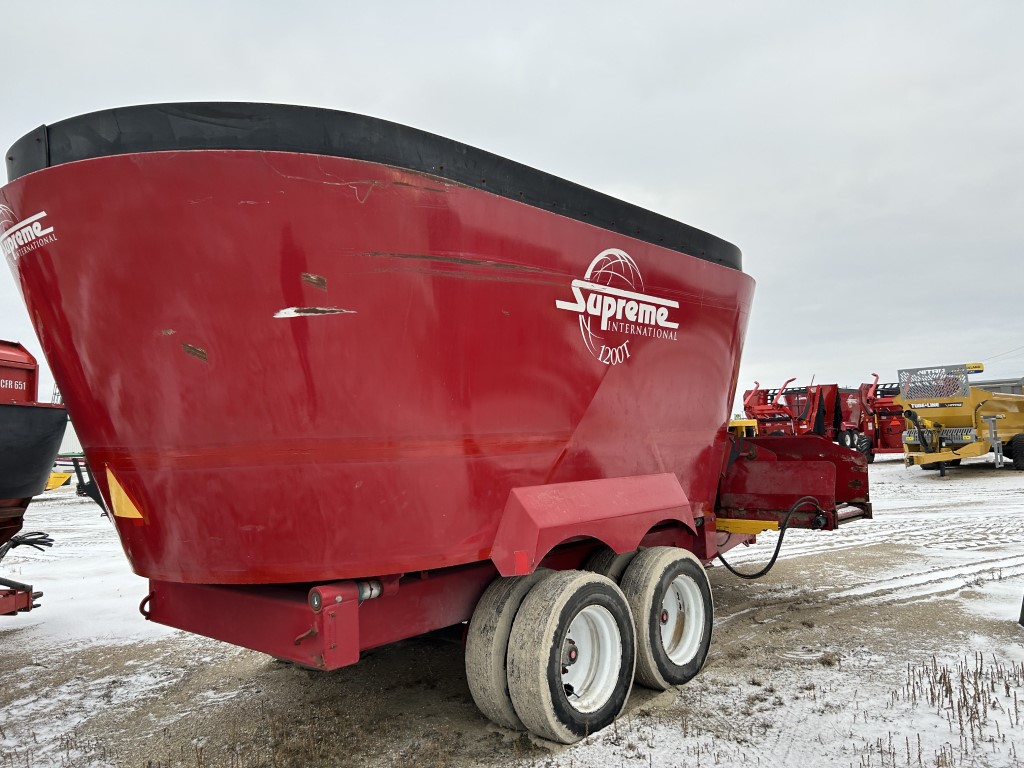 2017 Supreme 1200T TMR Mixer