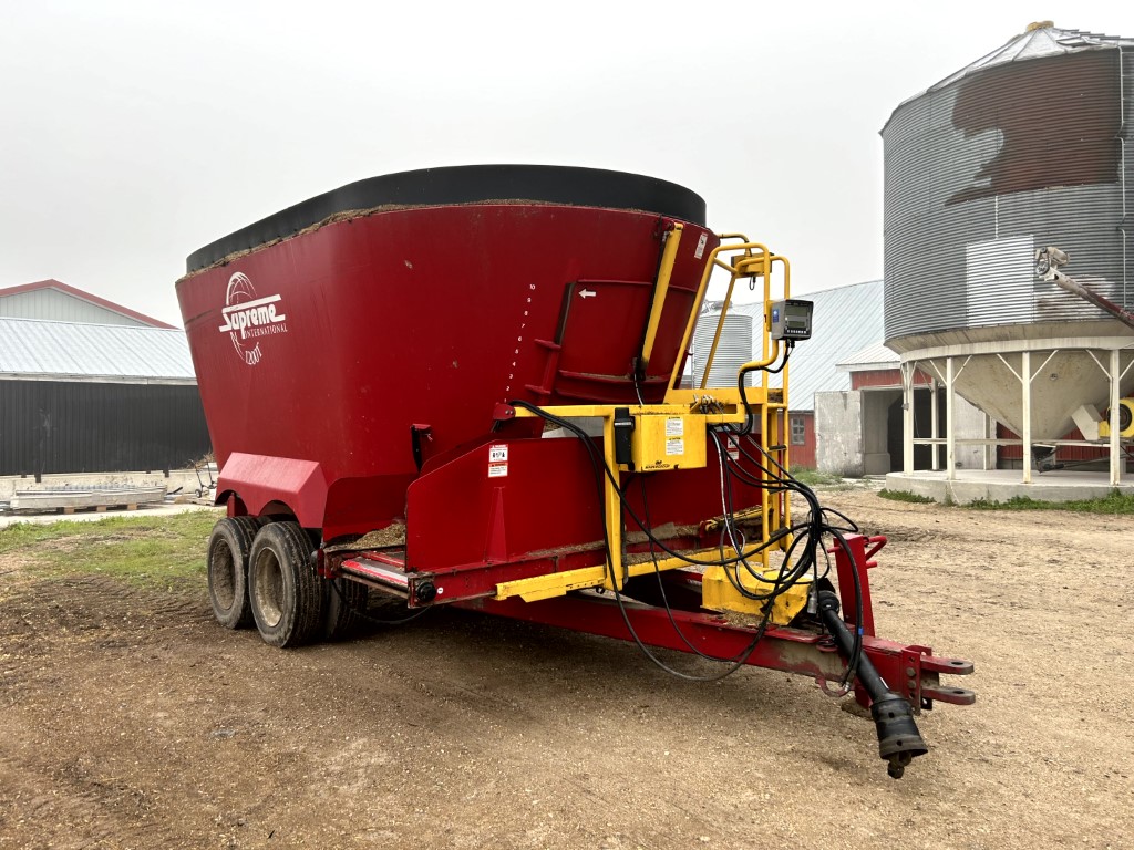 2017 Supreme 1200T TMR Mixer