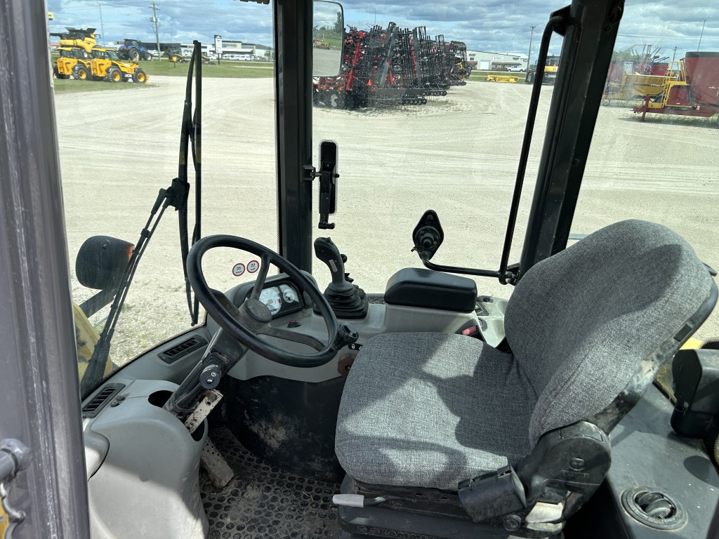 2014 New Holland W80B Compact Utility Loader