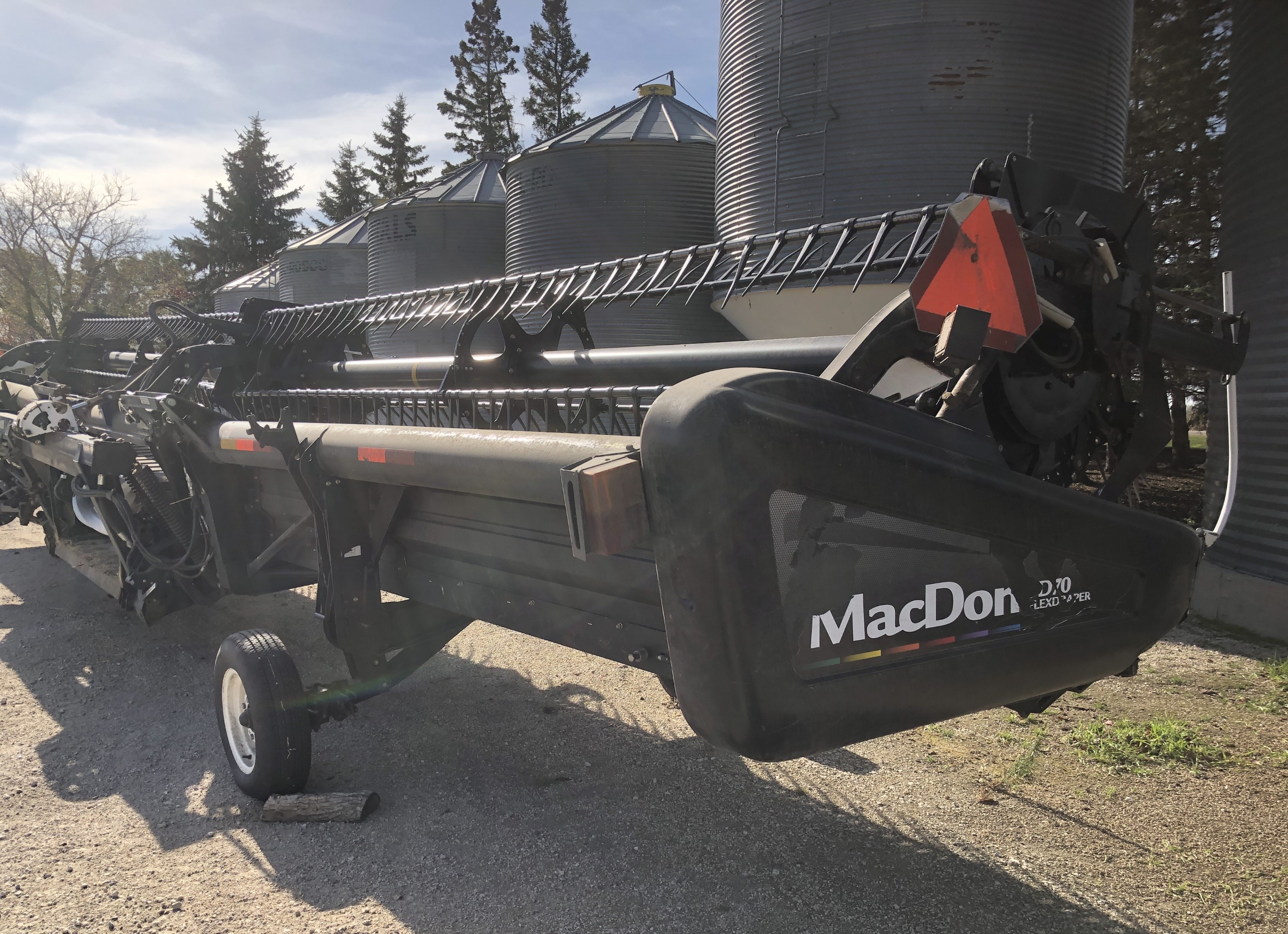 2011 MacDon FD70-40 Header Draper Flex