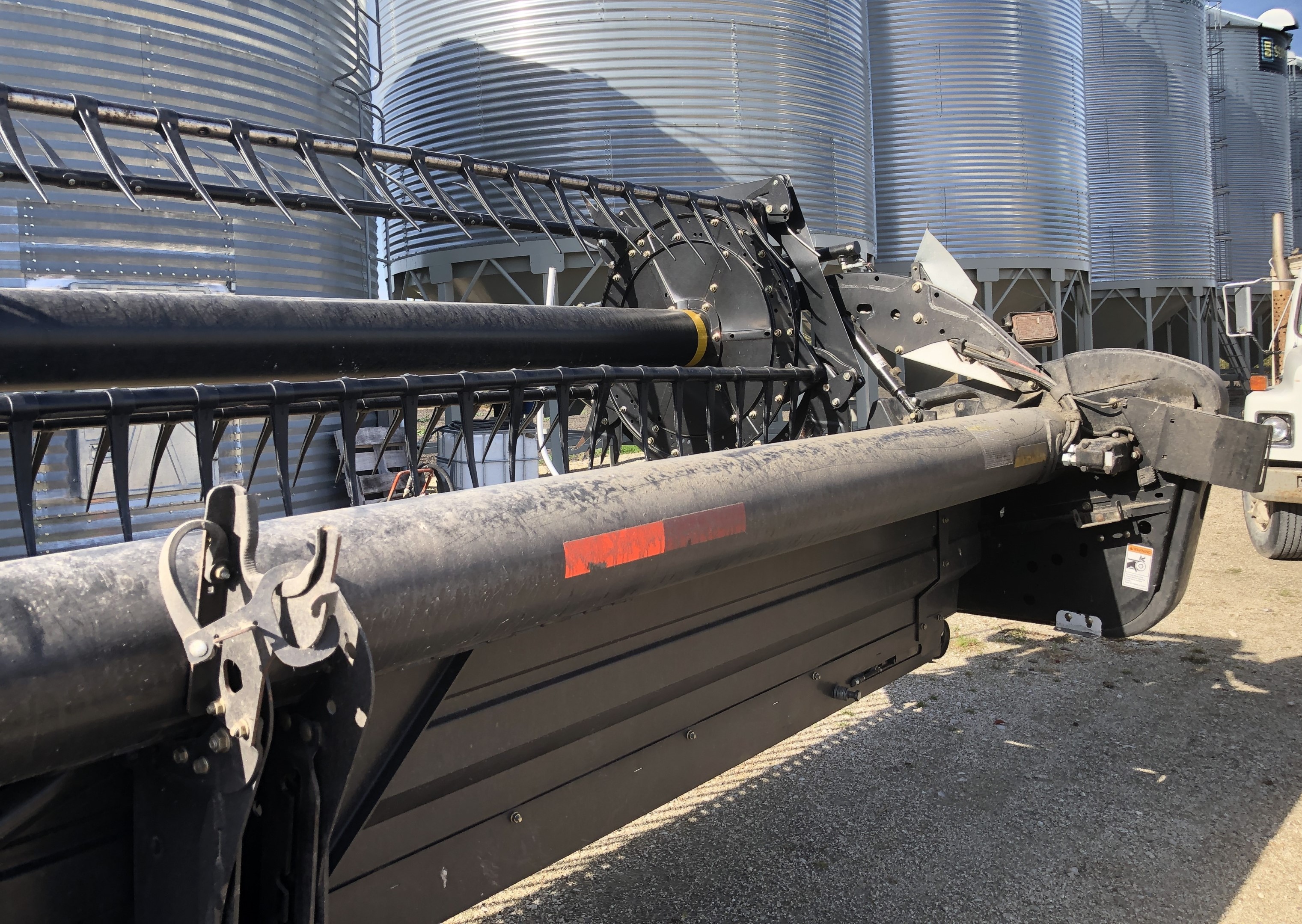 2011 MacDon FD70-40 Header Draper Flex