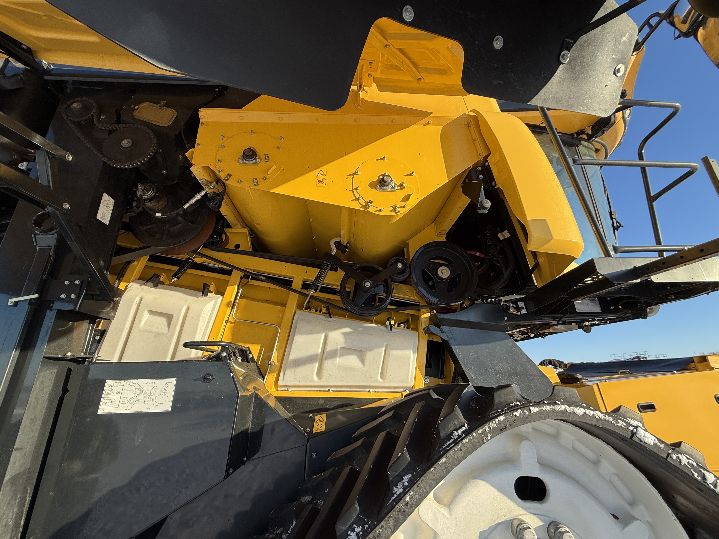 2018 New Holland CR8.90Z Combine