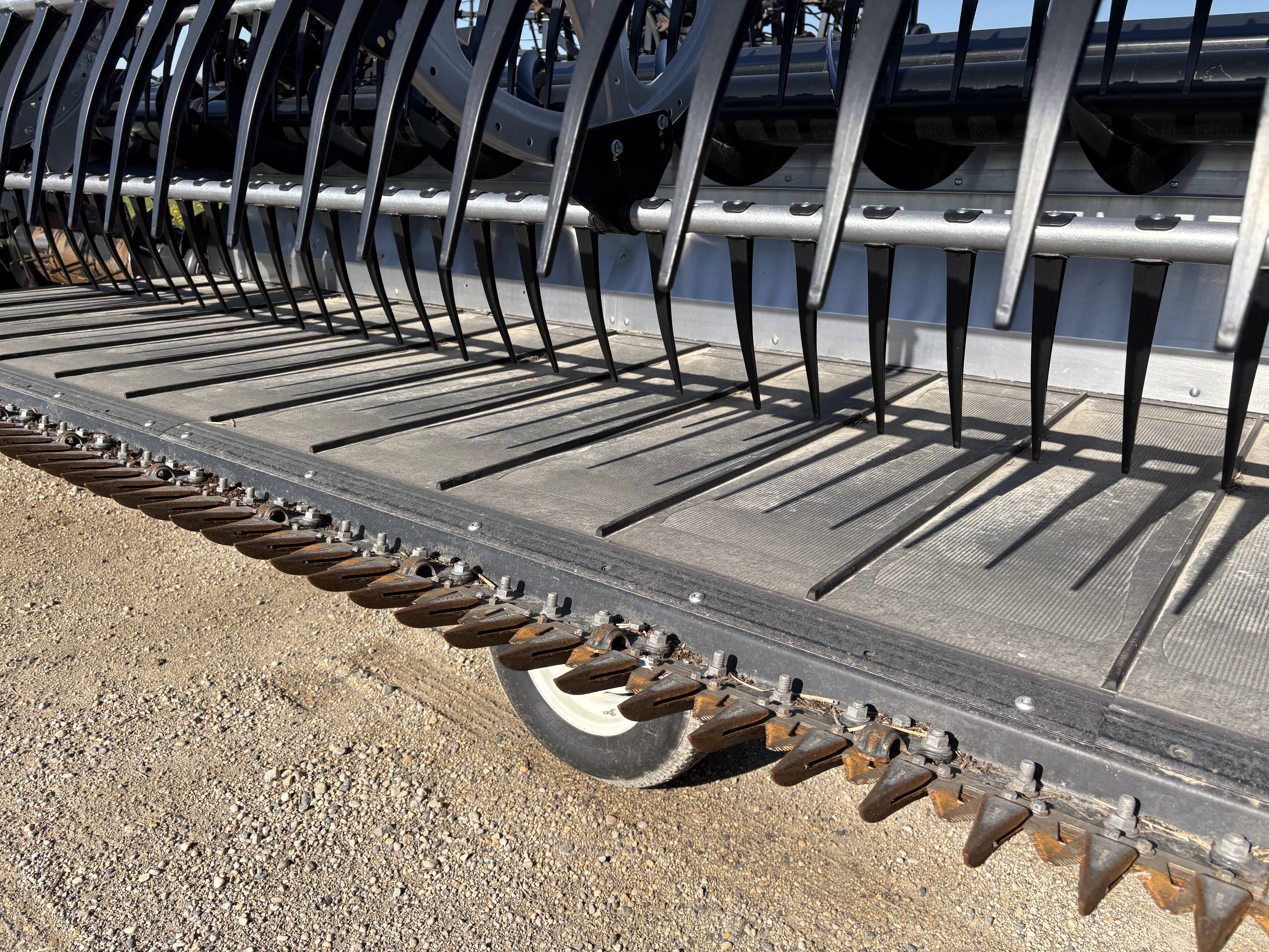 2023 MacDon FD240 Header Draper Flex