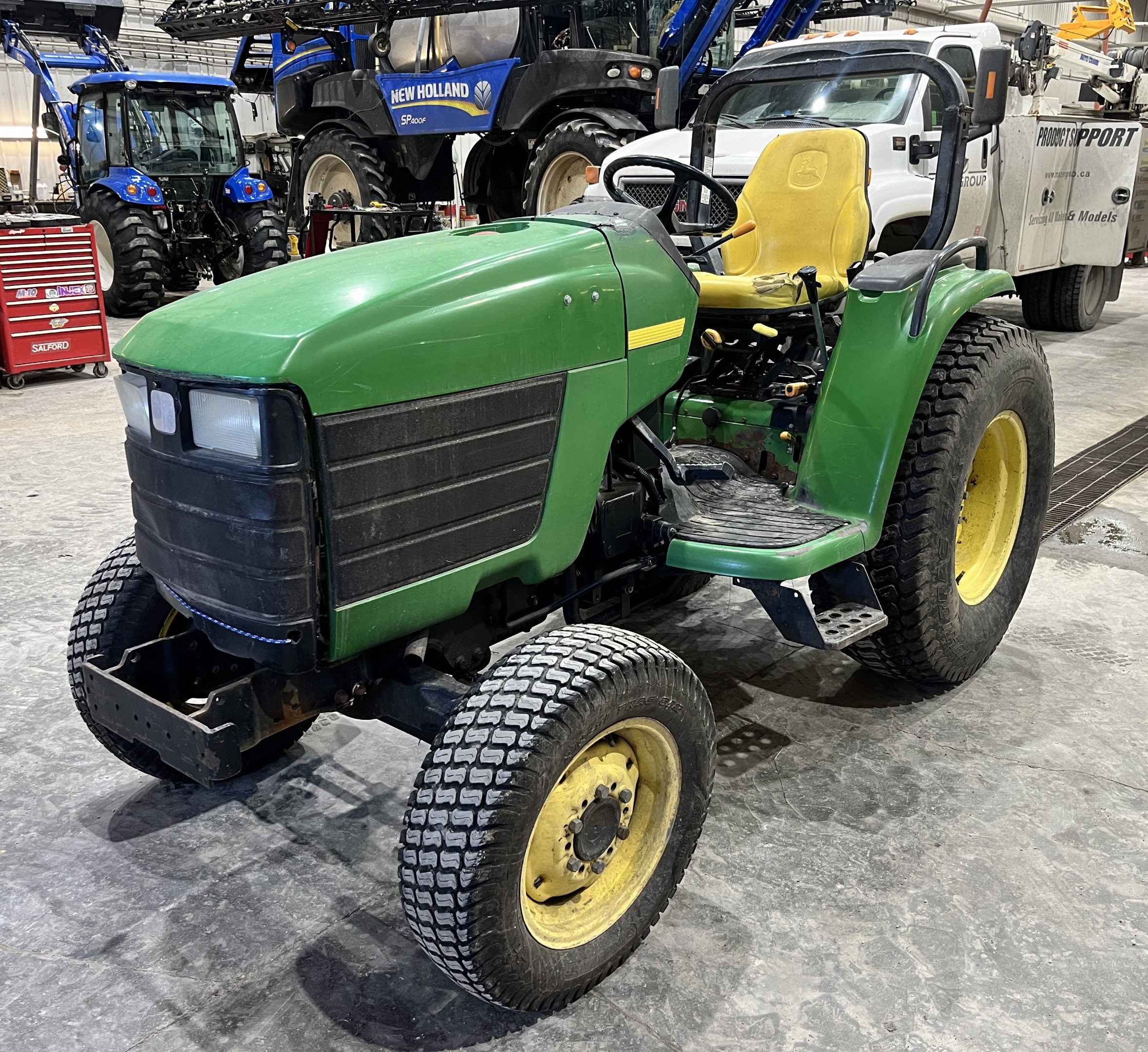 2000 John Deere 4400 Tractor Compact