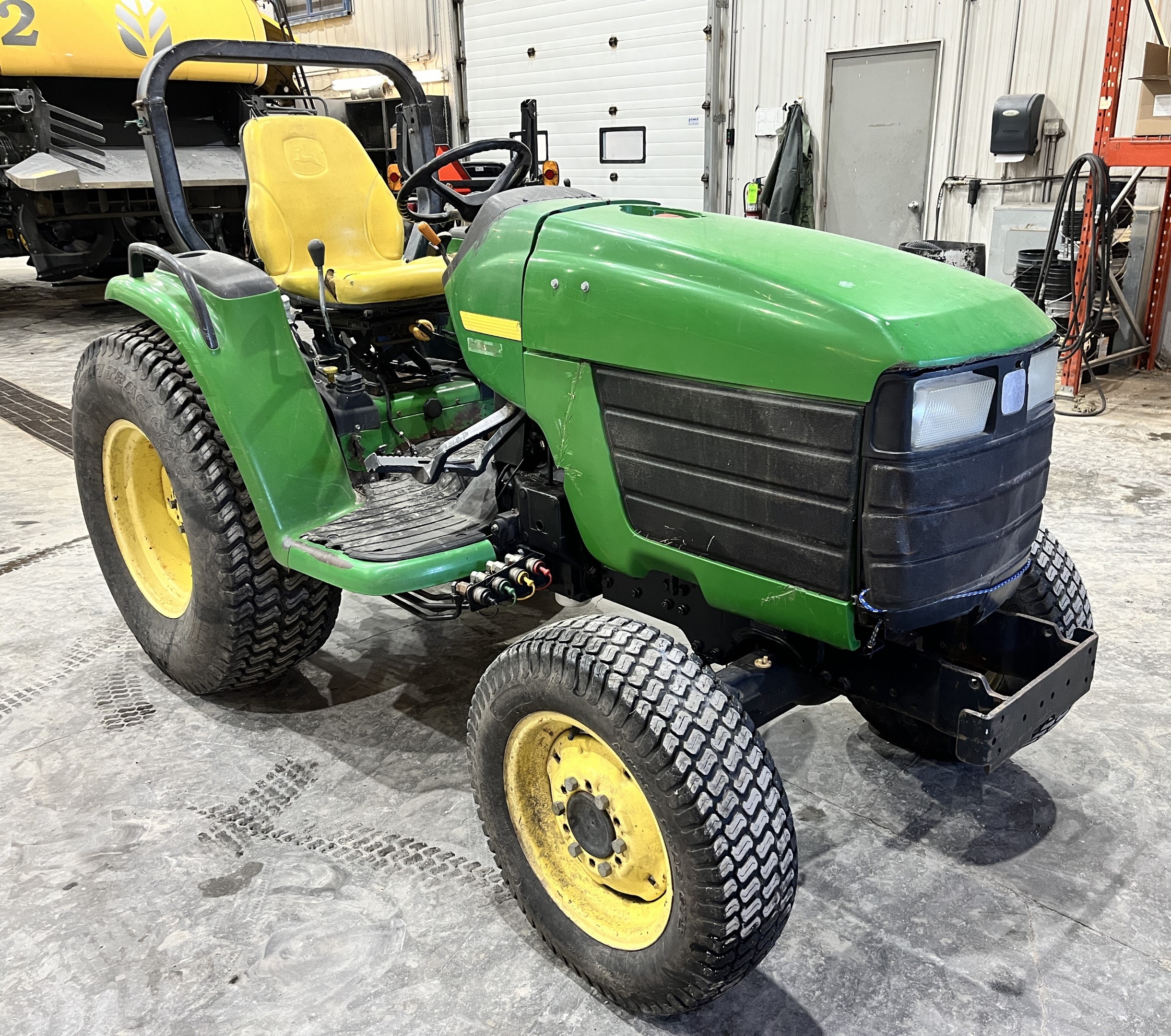 2000 John Deere 4400 Tractor Compact