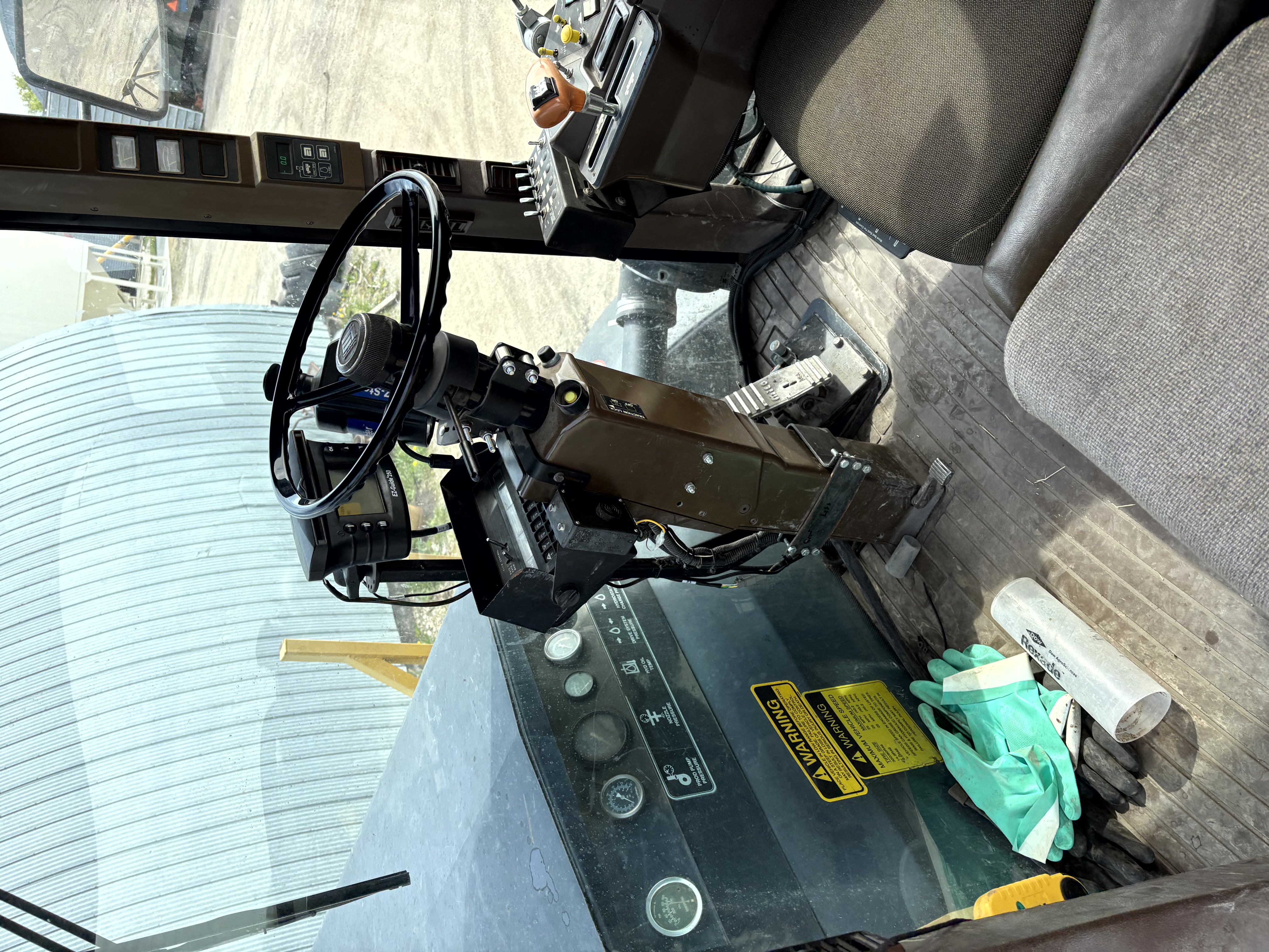 1998 RoGator 854 Sprayer/High Clearance