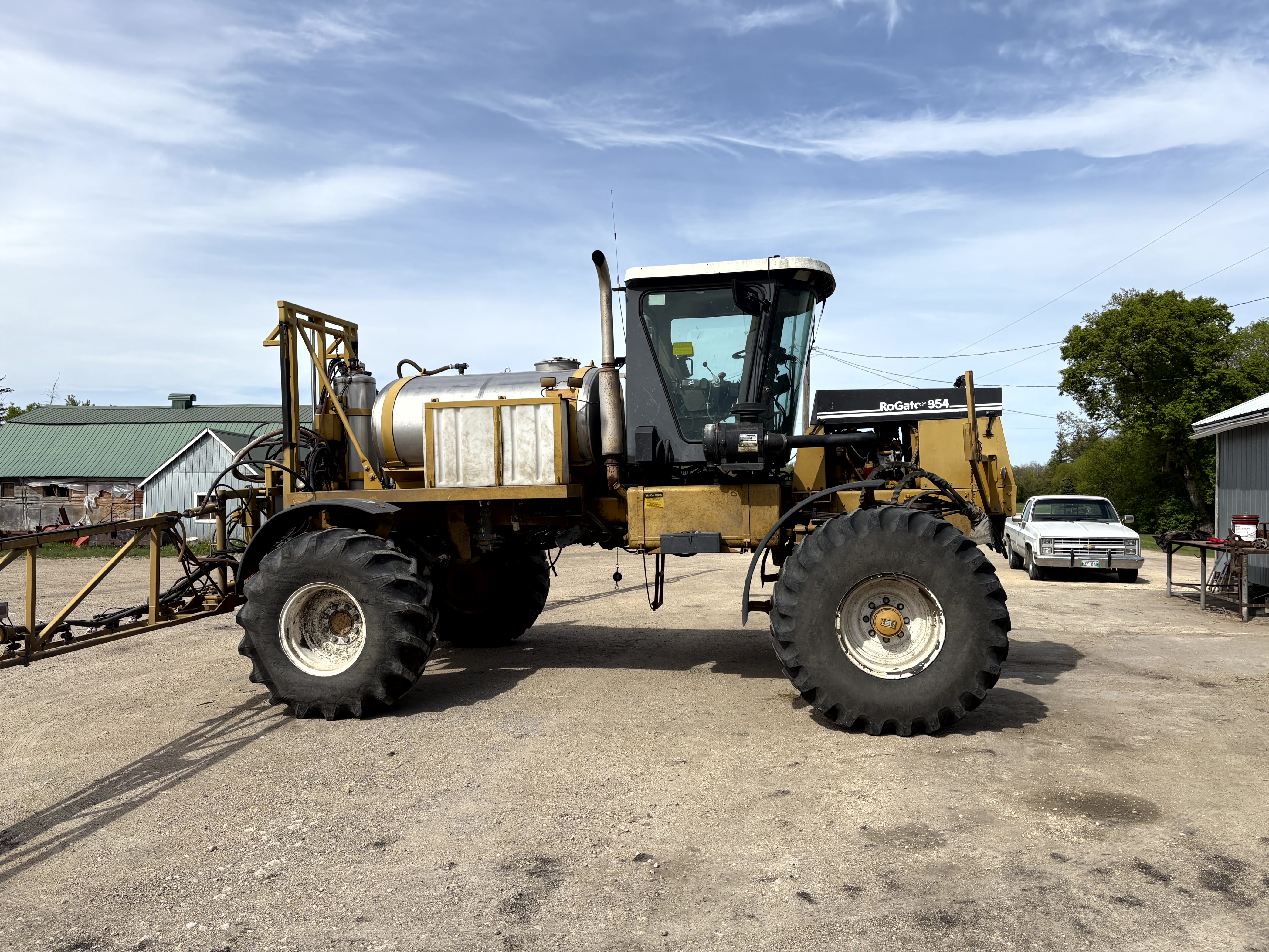 1998 RoGator 854 Sprayer/High Clearance