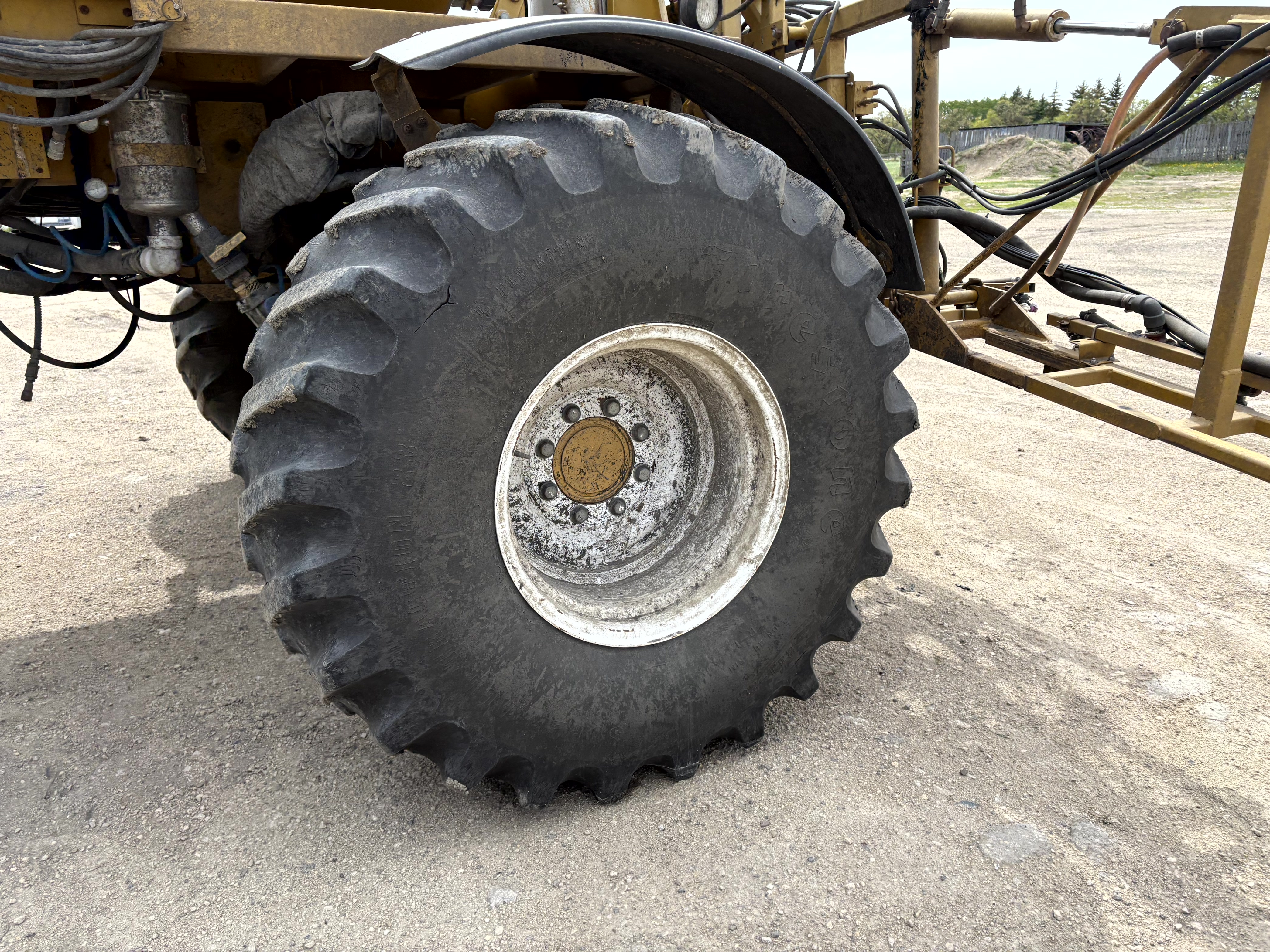 1998 RoGator 854 Sprayer/High Clearance