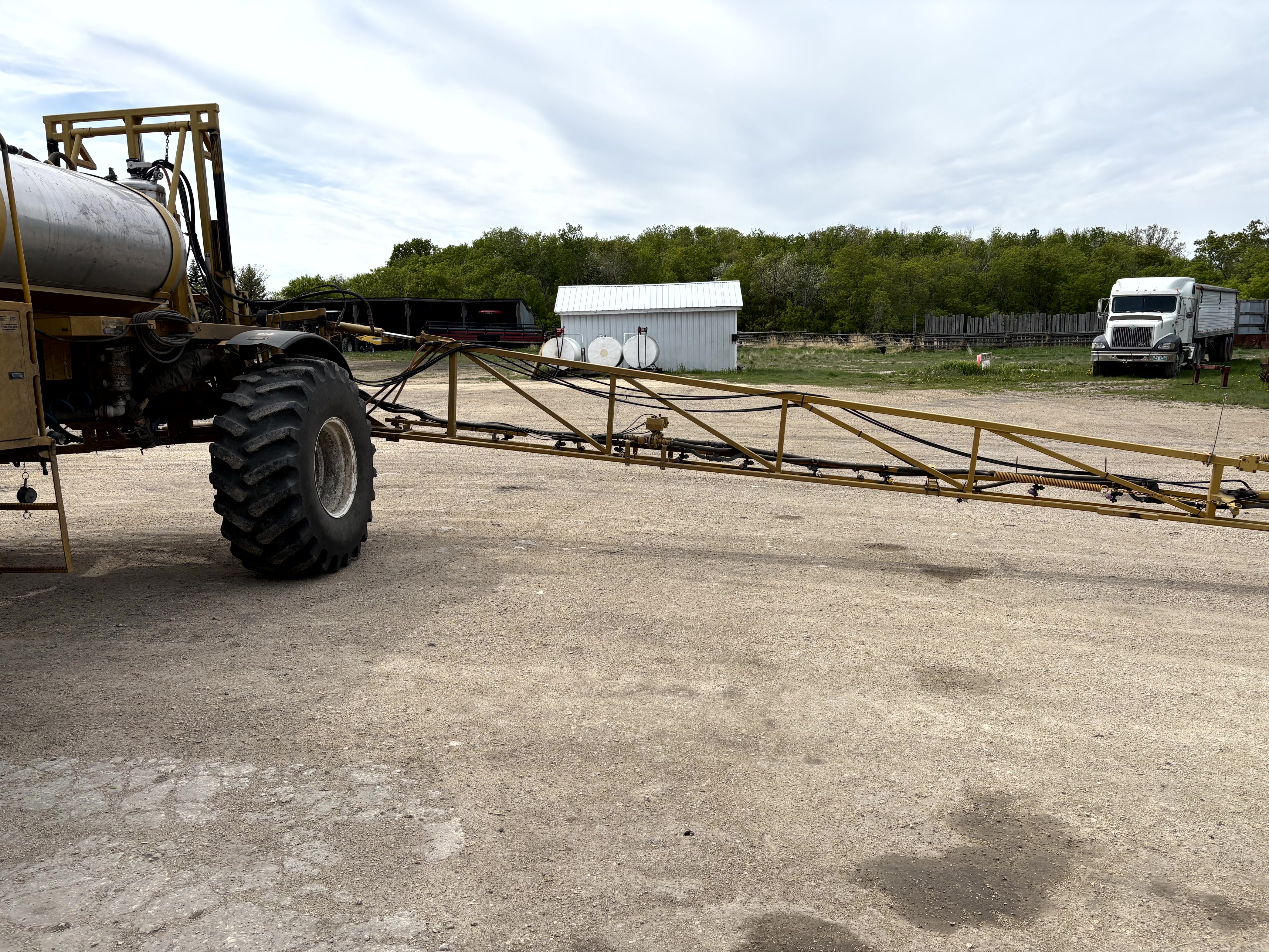 1998 RoGator 854 Sprayer/High Clearance