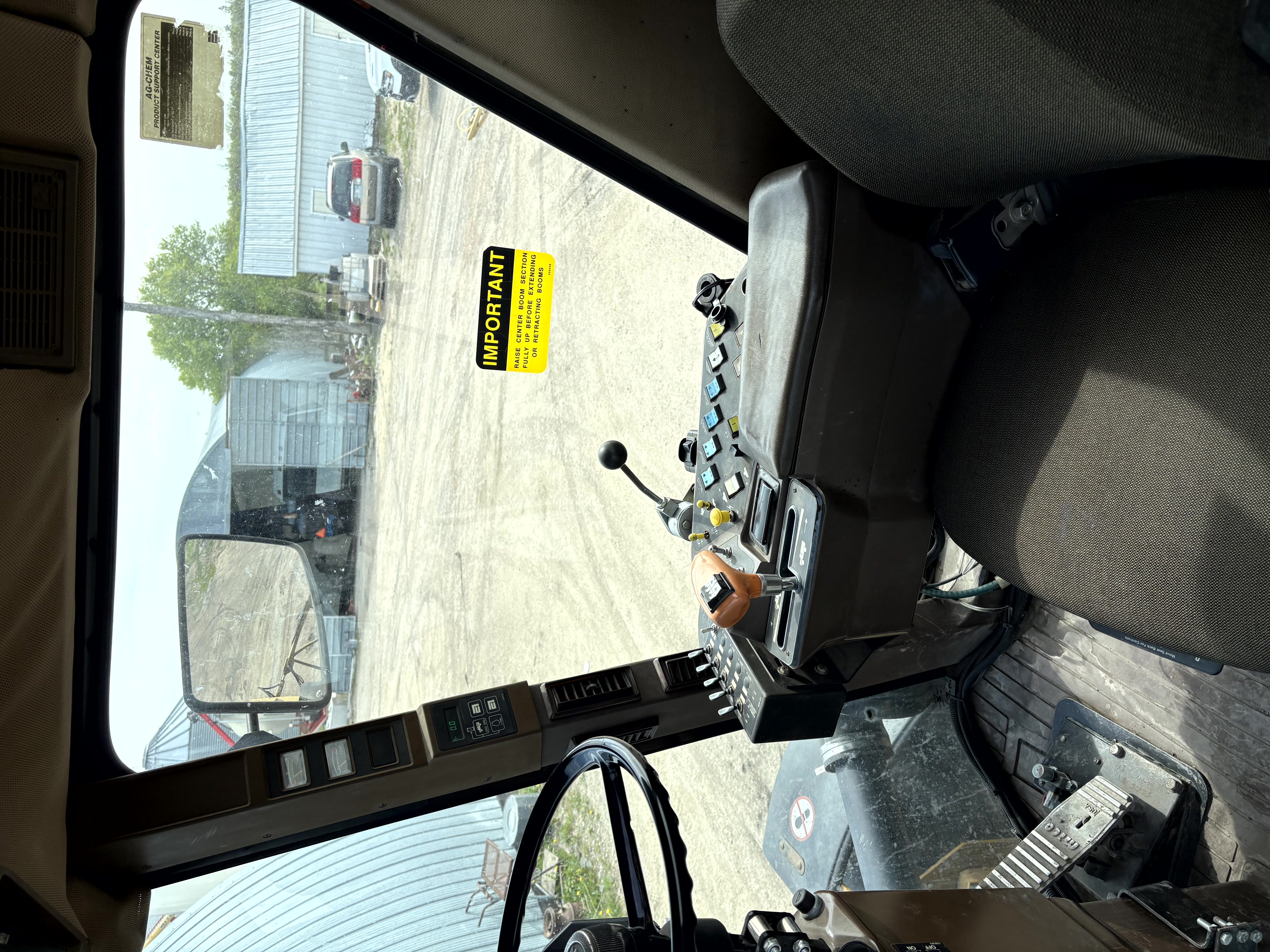 1998 RoGator 854 Sprayer/High Clearance