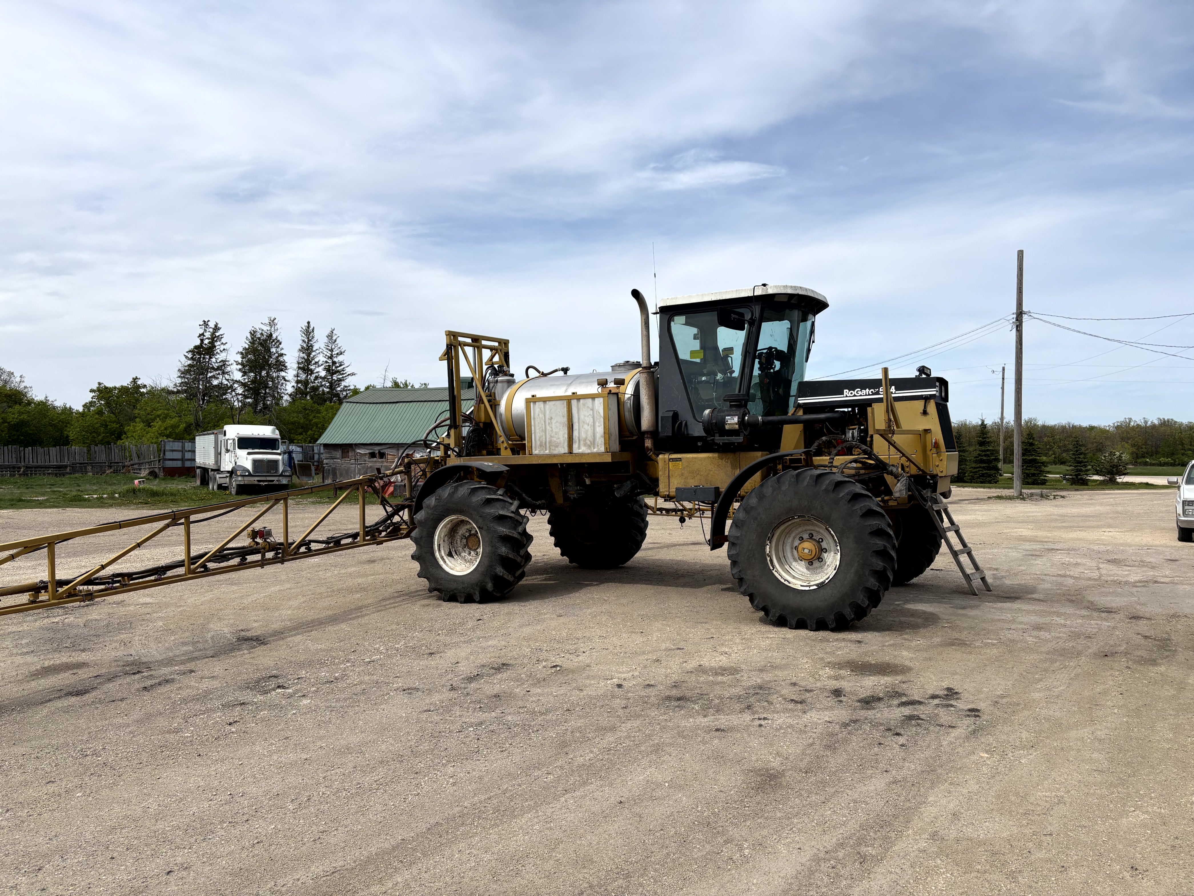 1998 RoGator 854 Sprayer/High Clearance