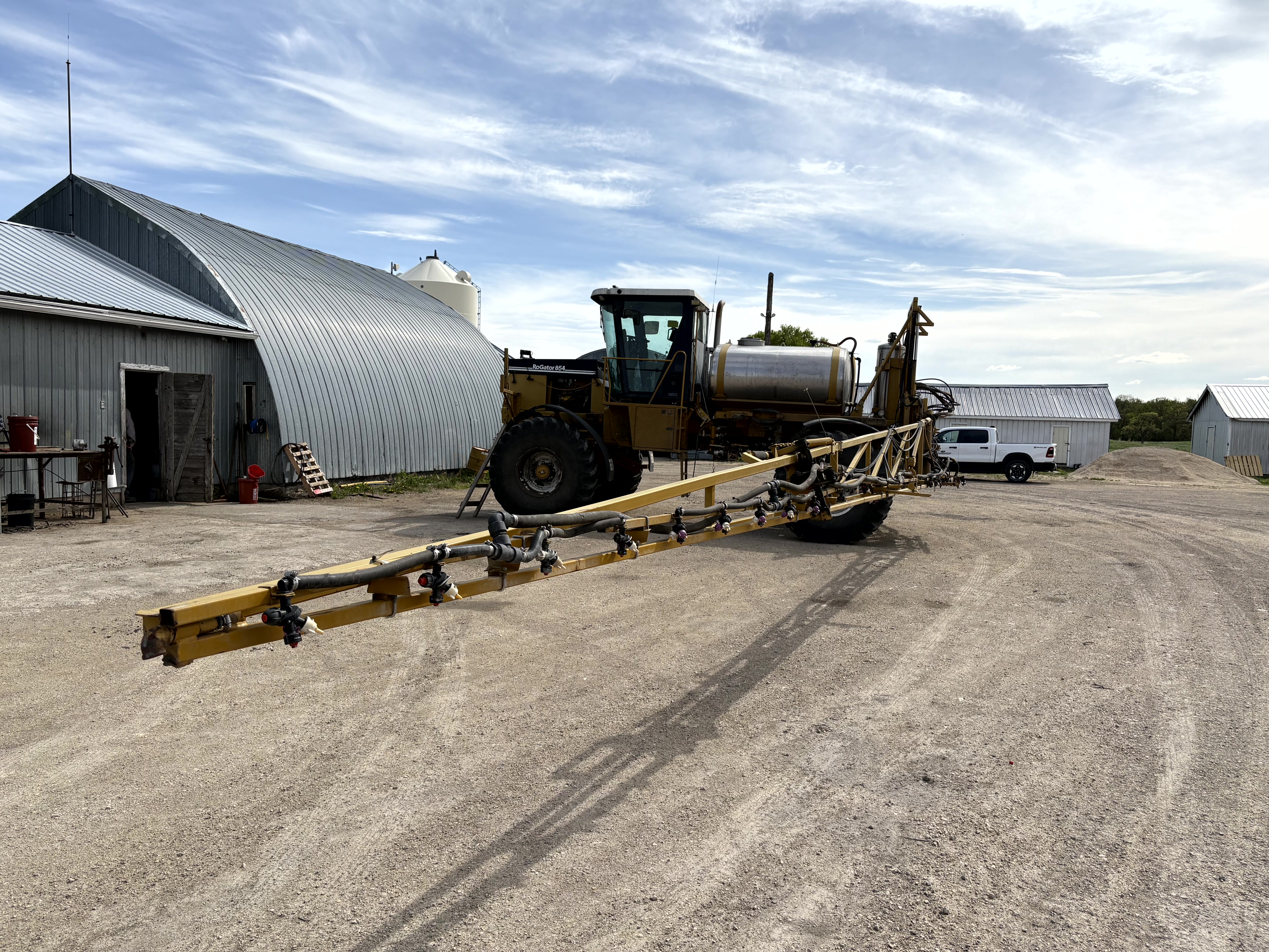 1998 RoGator 854 Sprayer/High Clearance