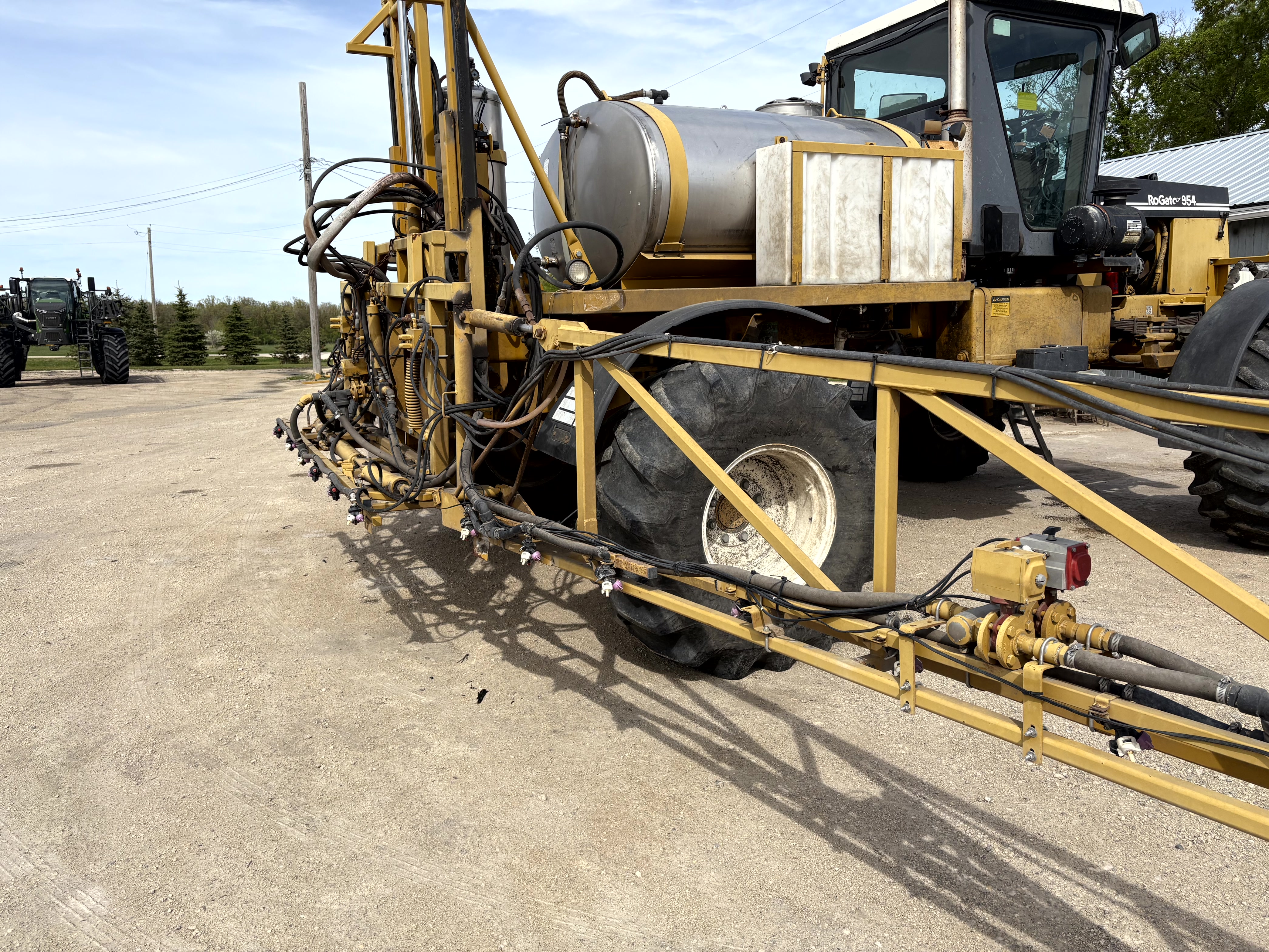 1998 RoGator 854 Sprayer/High Clearance