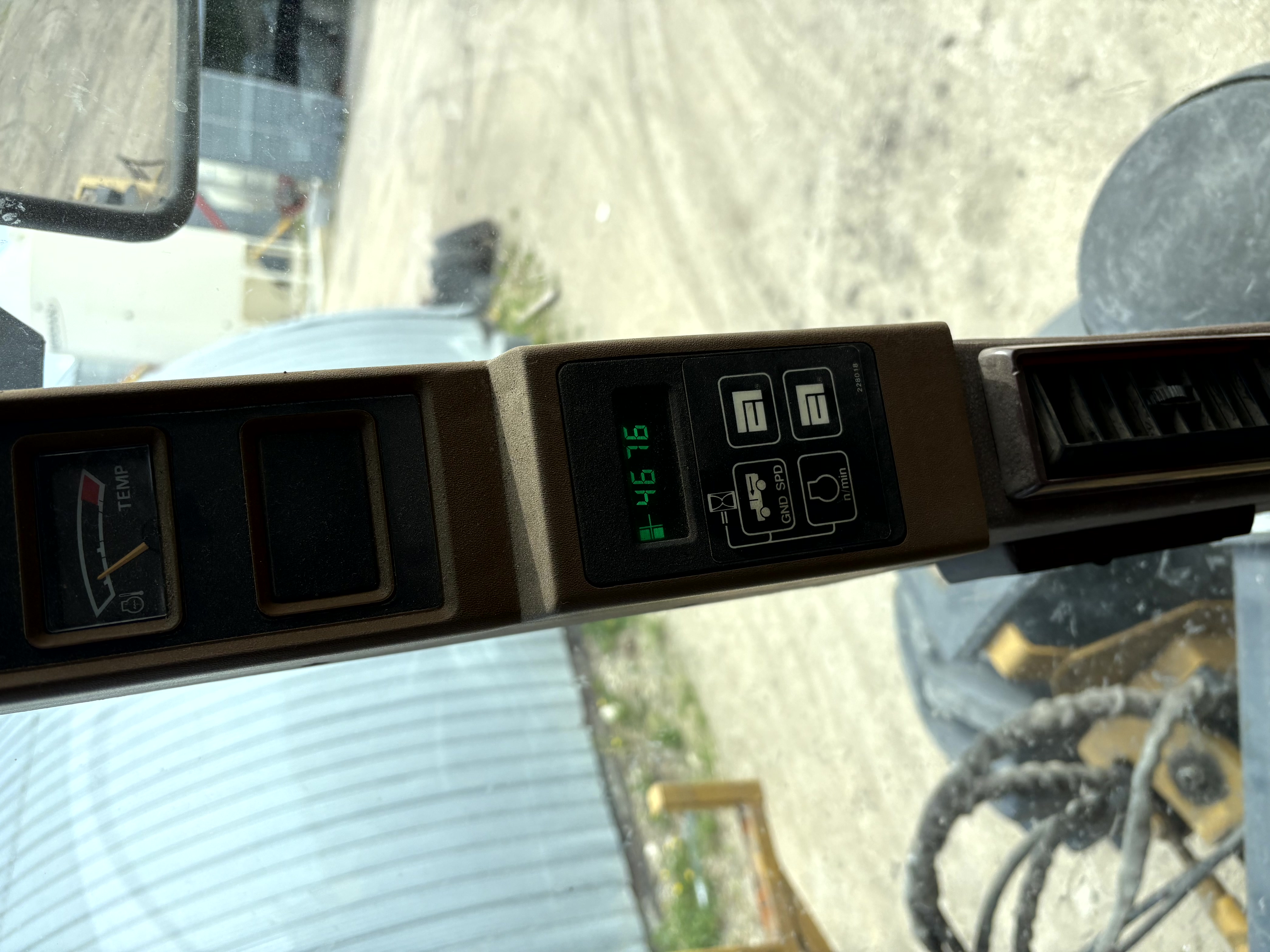 1998 RoGator 854 Sprayer/High Clearance