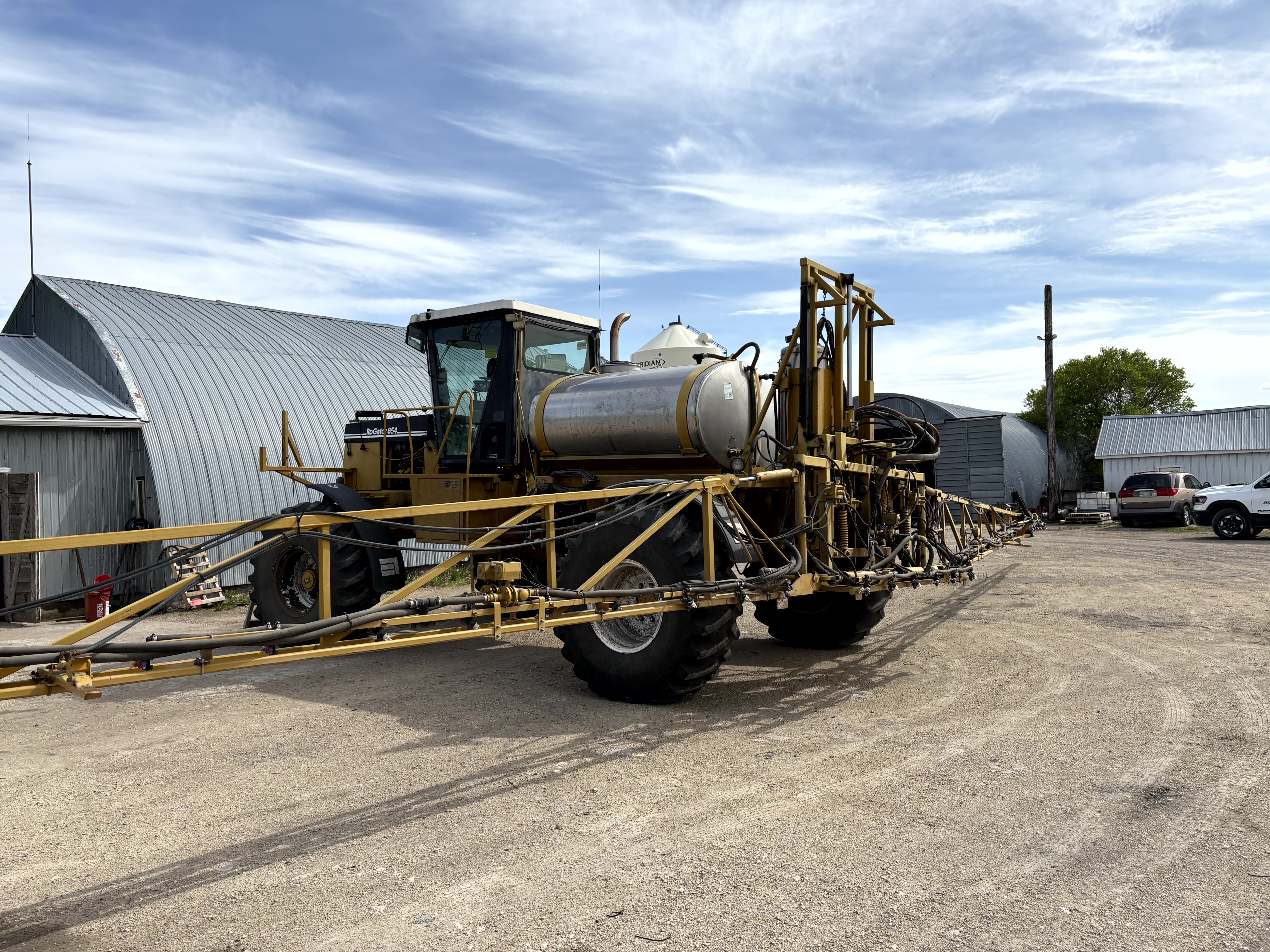 1998 RoGator 854 Sprayer/High Clearance