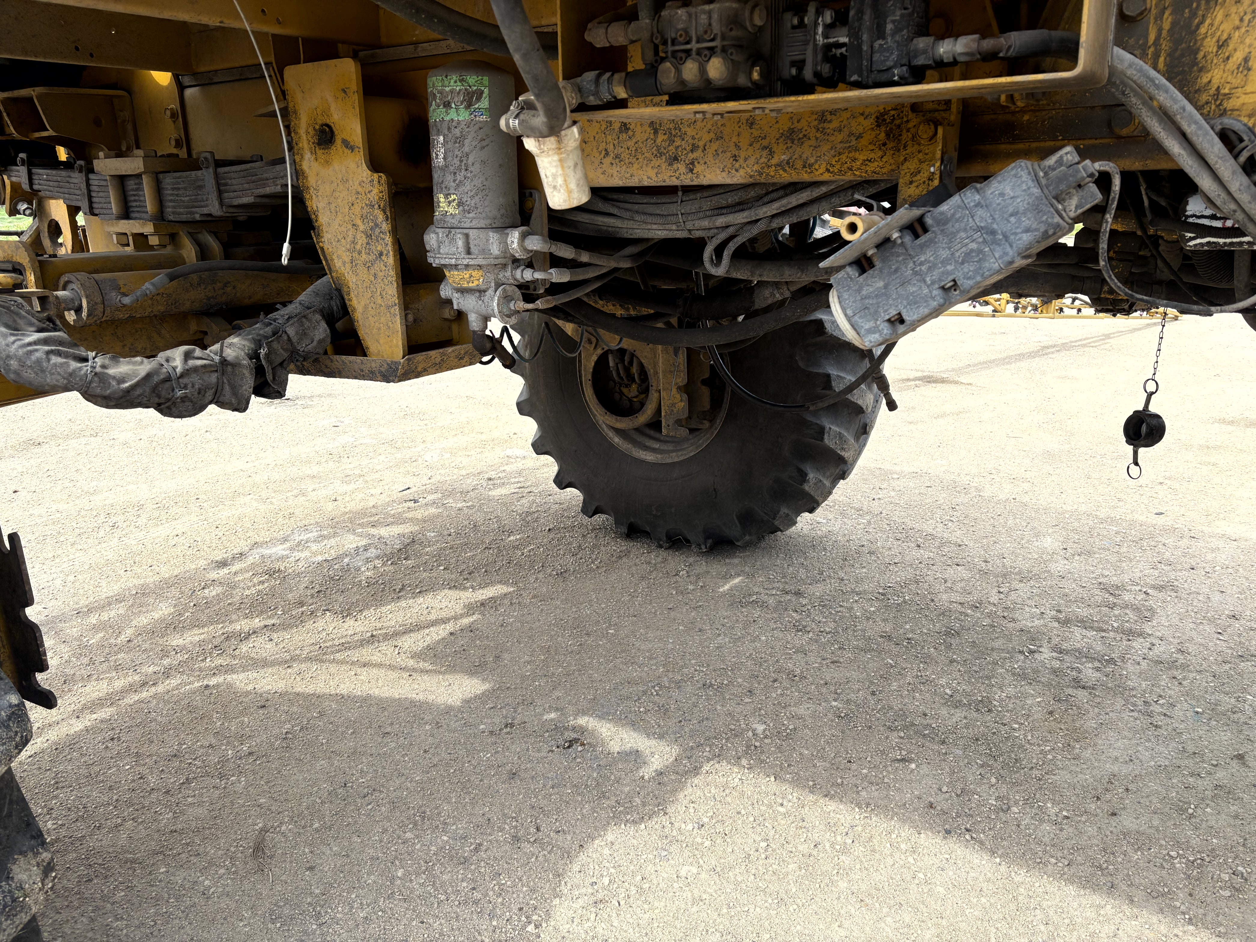 1998 RoGator 854 Sprayer/High Clearance