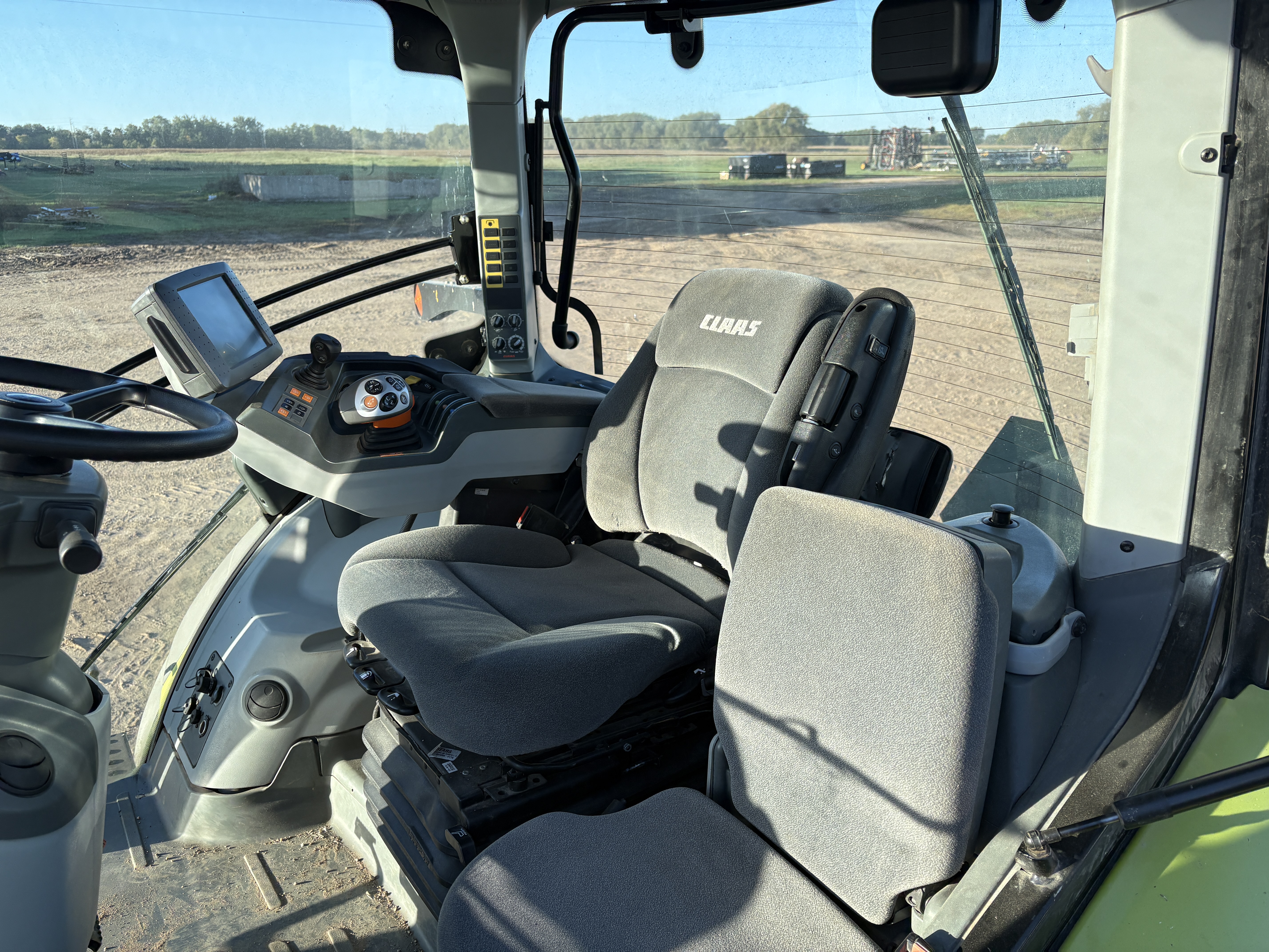 2017 CLAAS AXION 840 Tractor