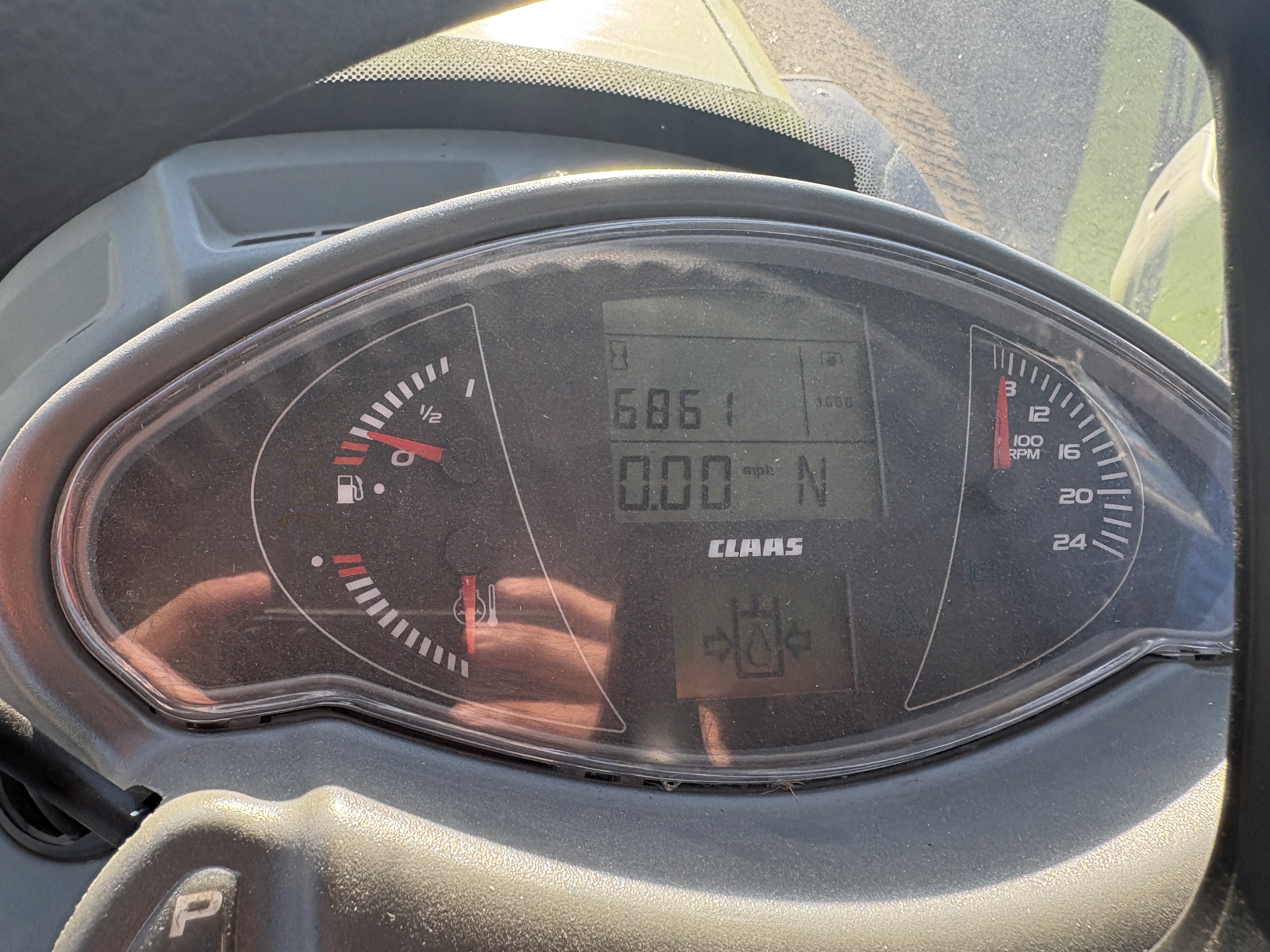 2017 CLAAS AXION 840 Tractor