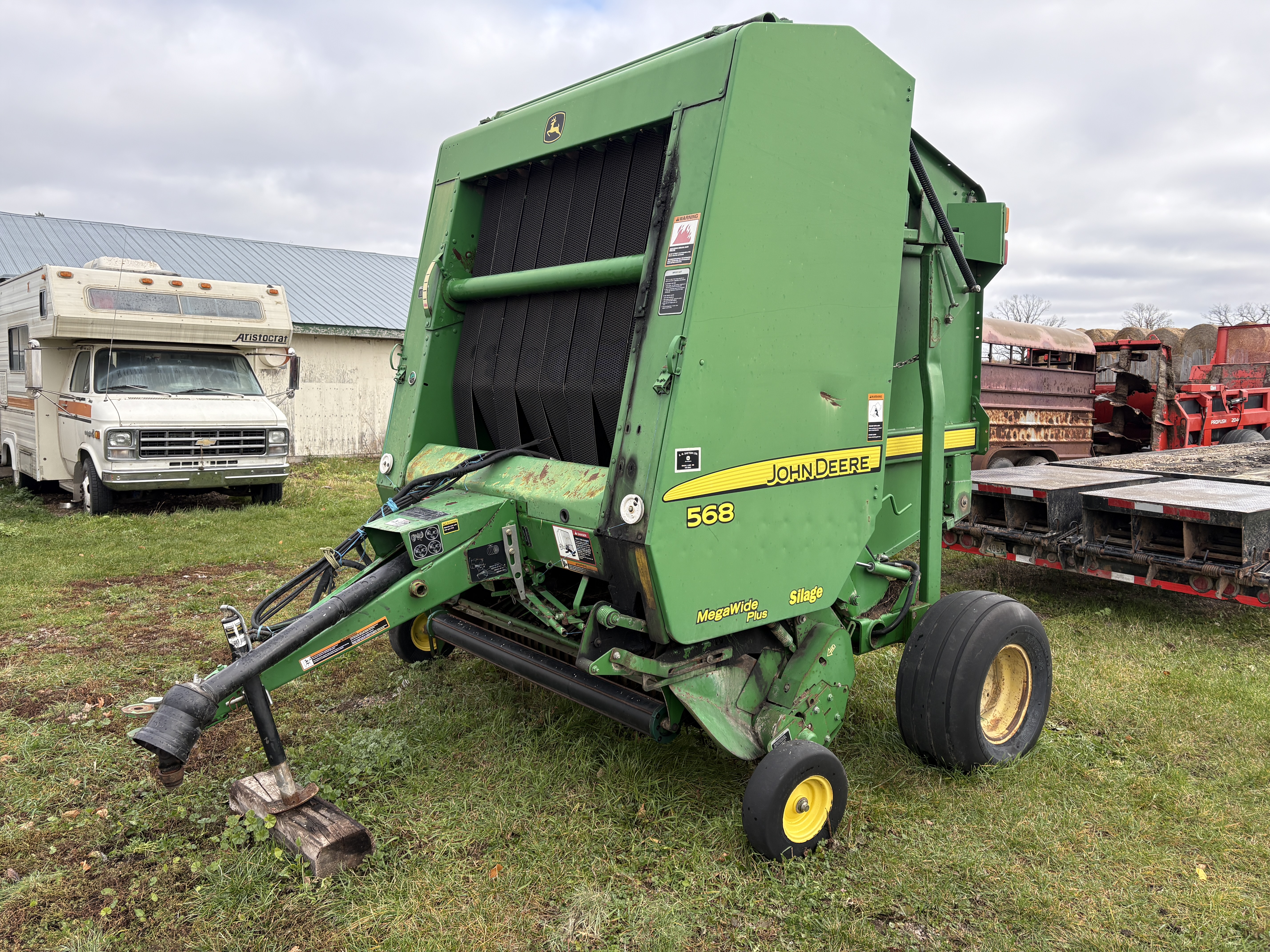 2009 John Deere 568 Baler/Round