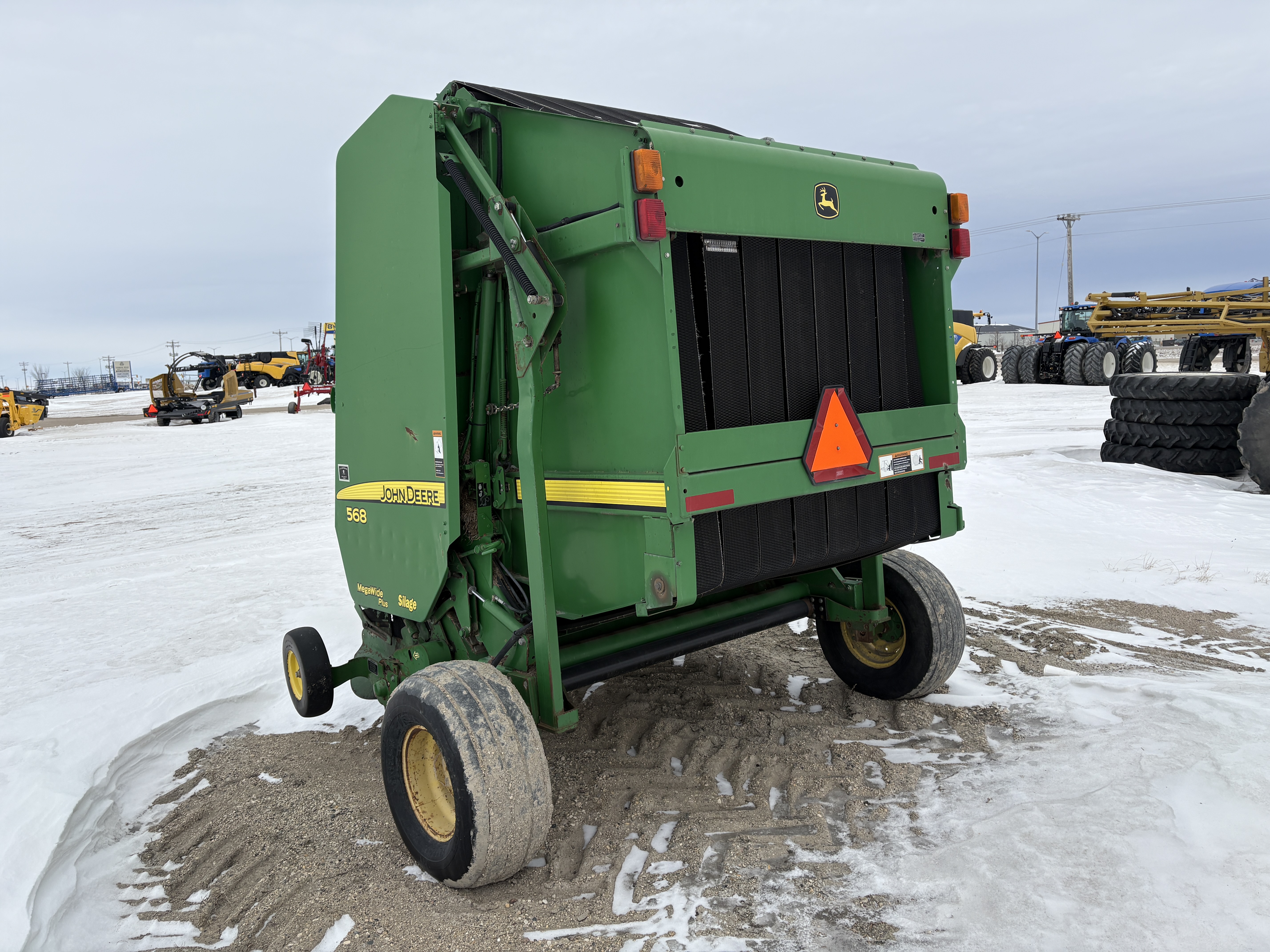 2009 John Deere 568 Baler/Round