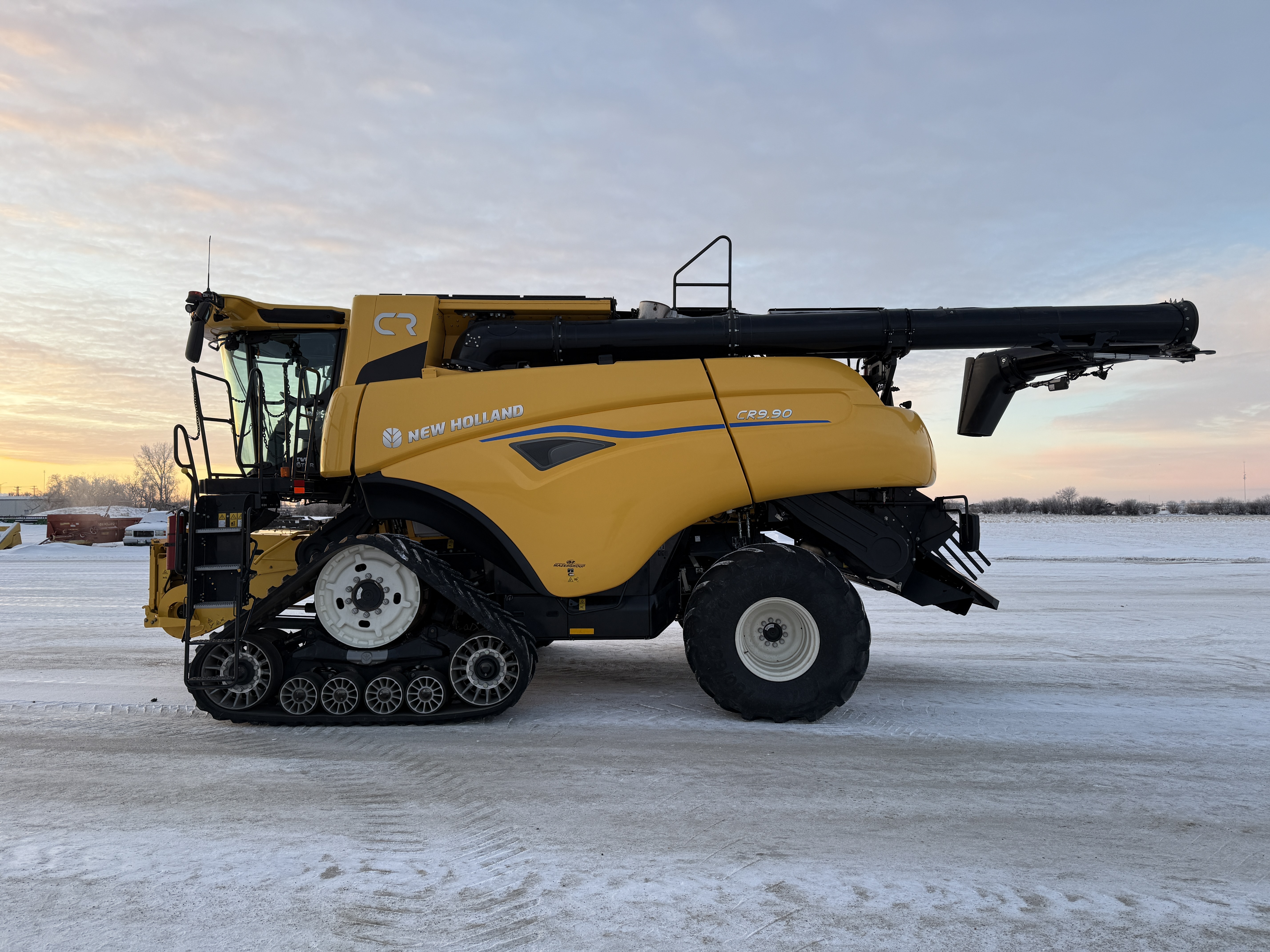2024 New Holland CR9.90Z Combine
