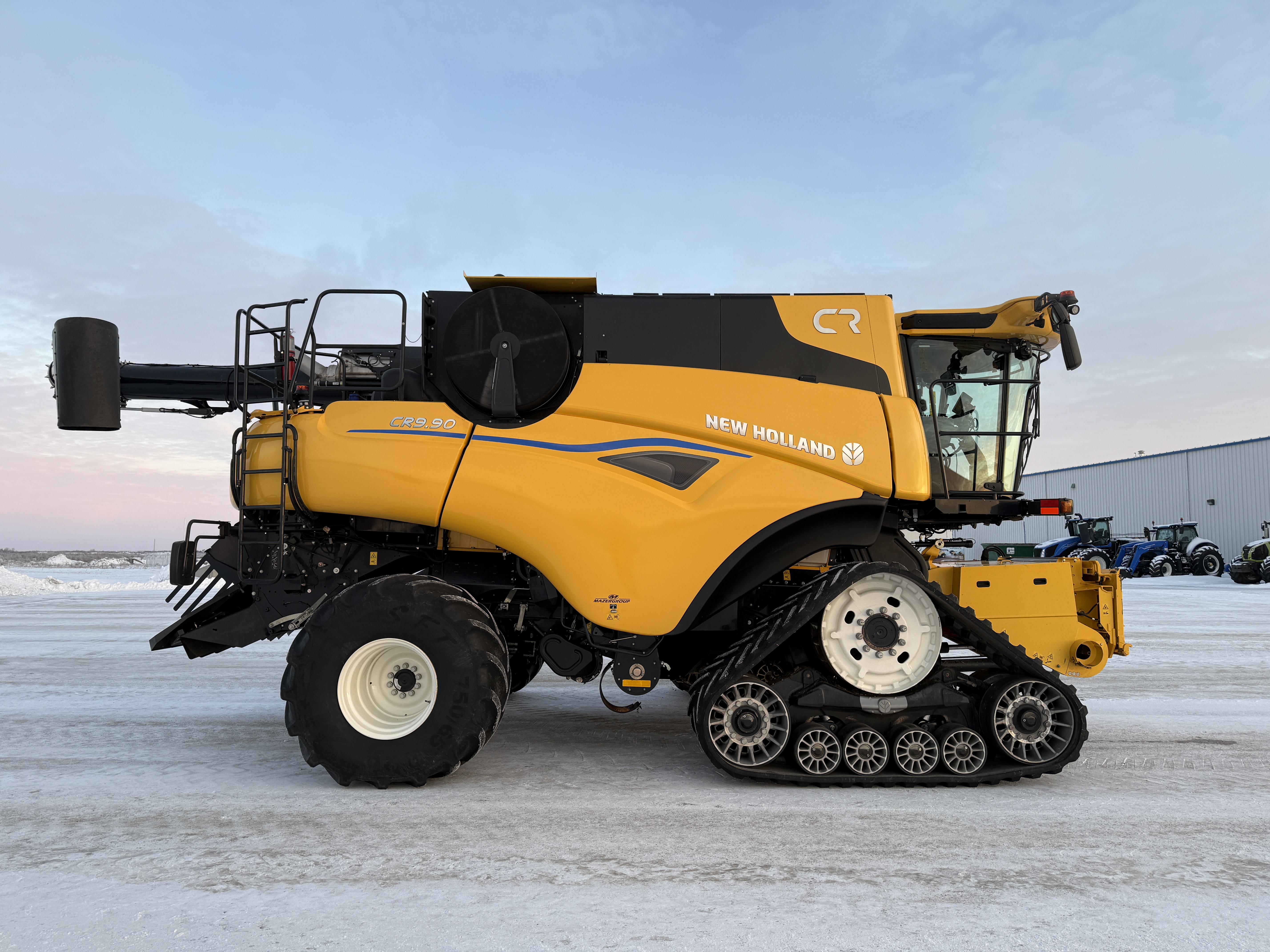 2024 New Holland CR9.90Z Combine
