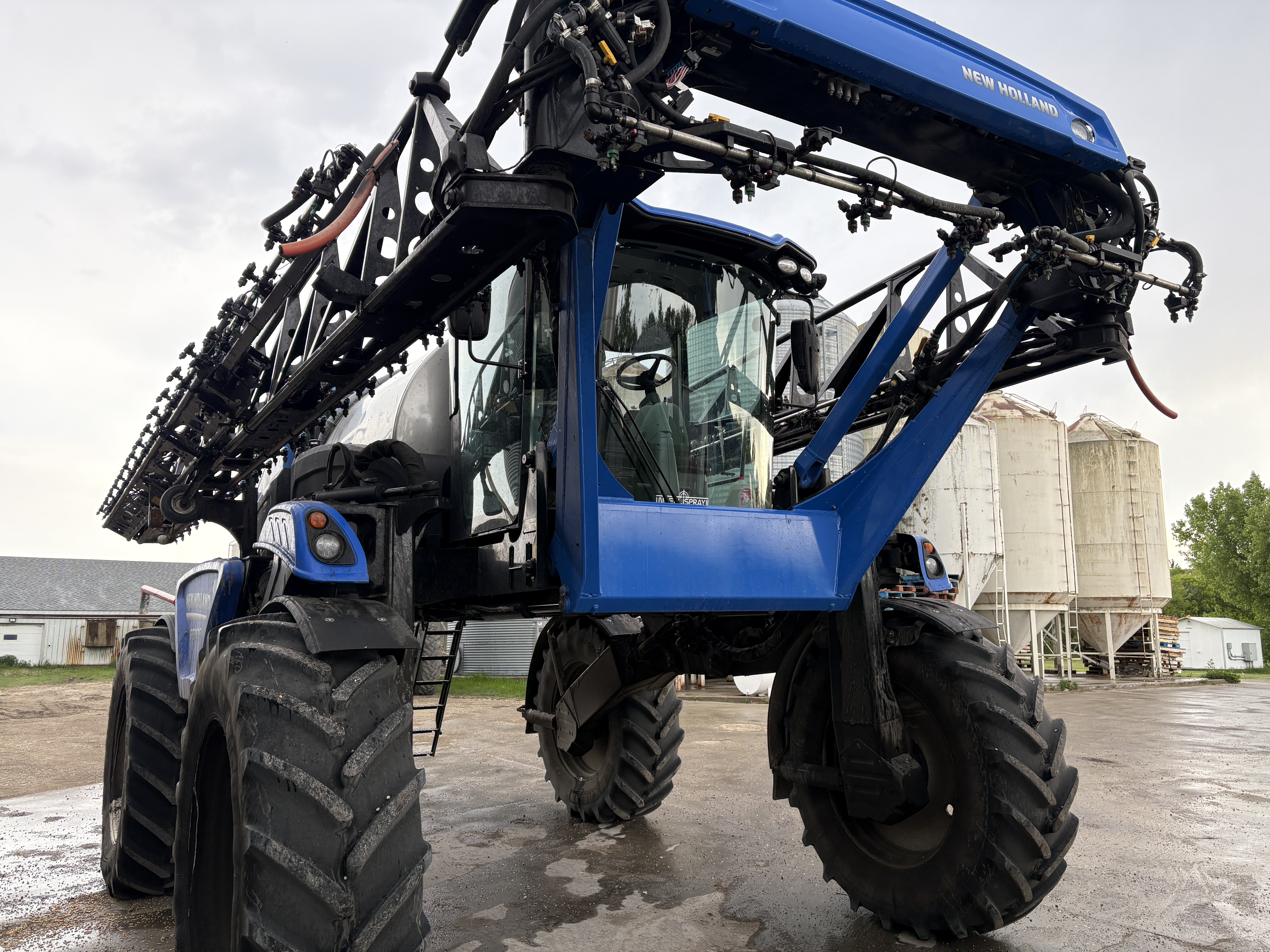 2023 New Holland SP.310F Sprayer/High Clearance