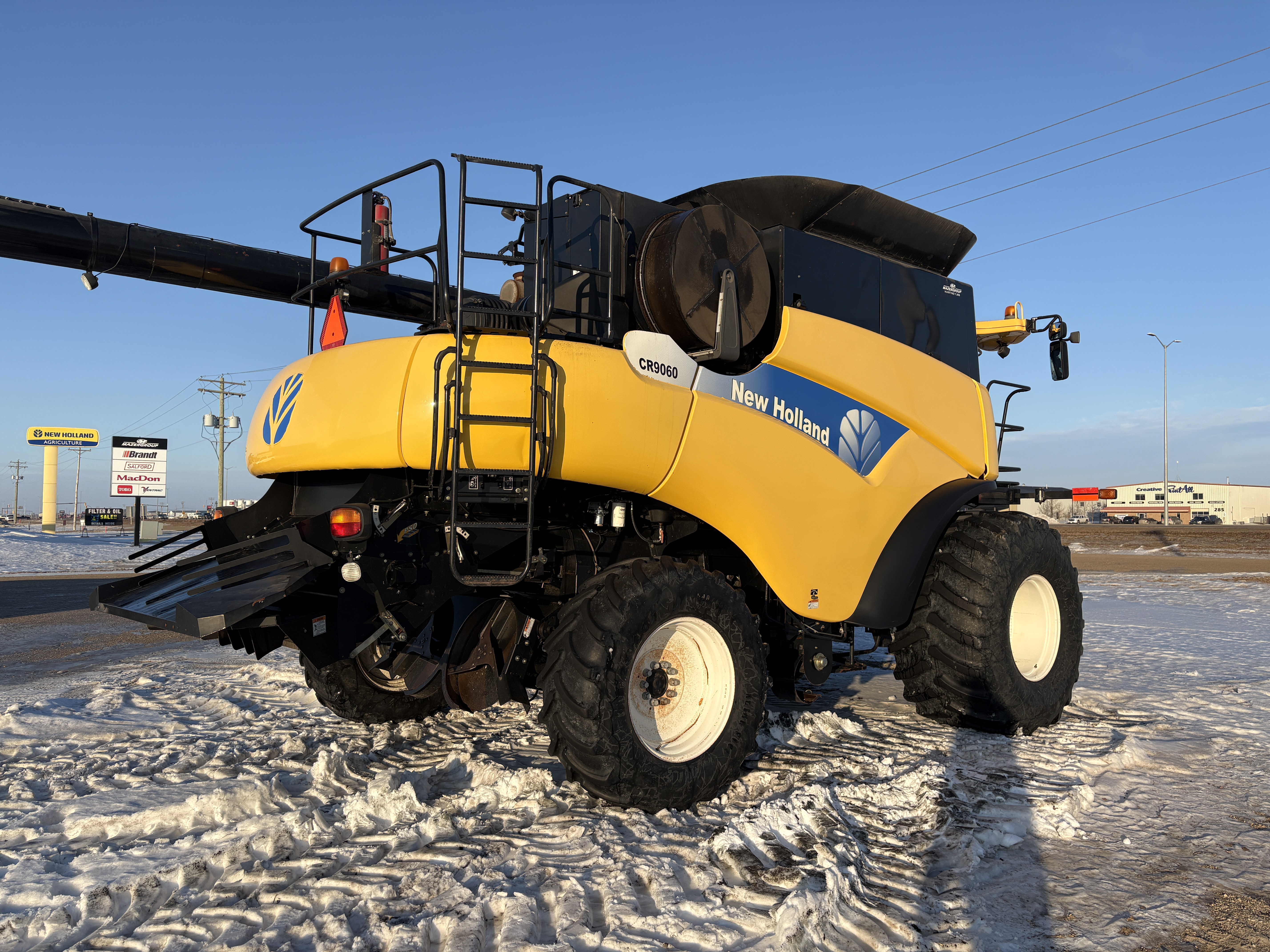 2008 New Holland CR9060 Combine