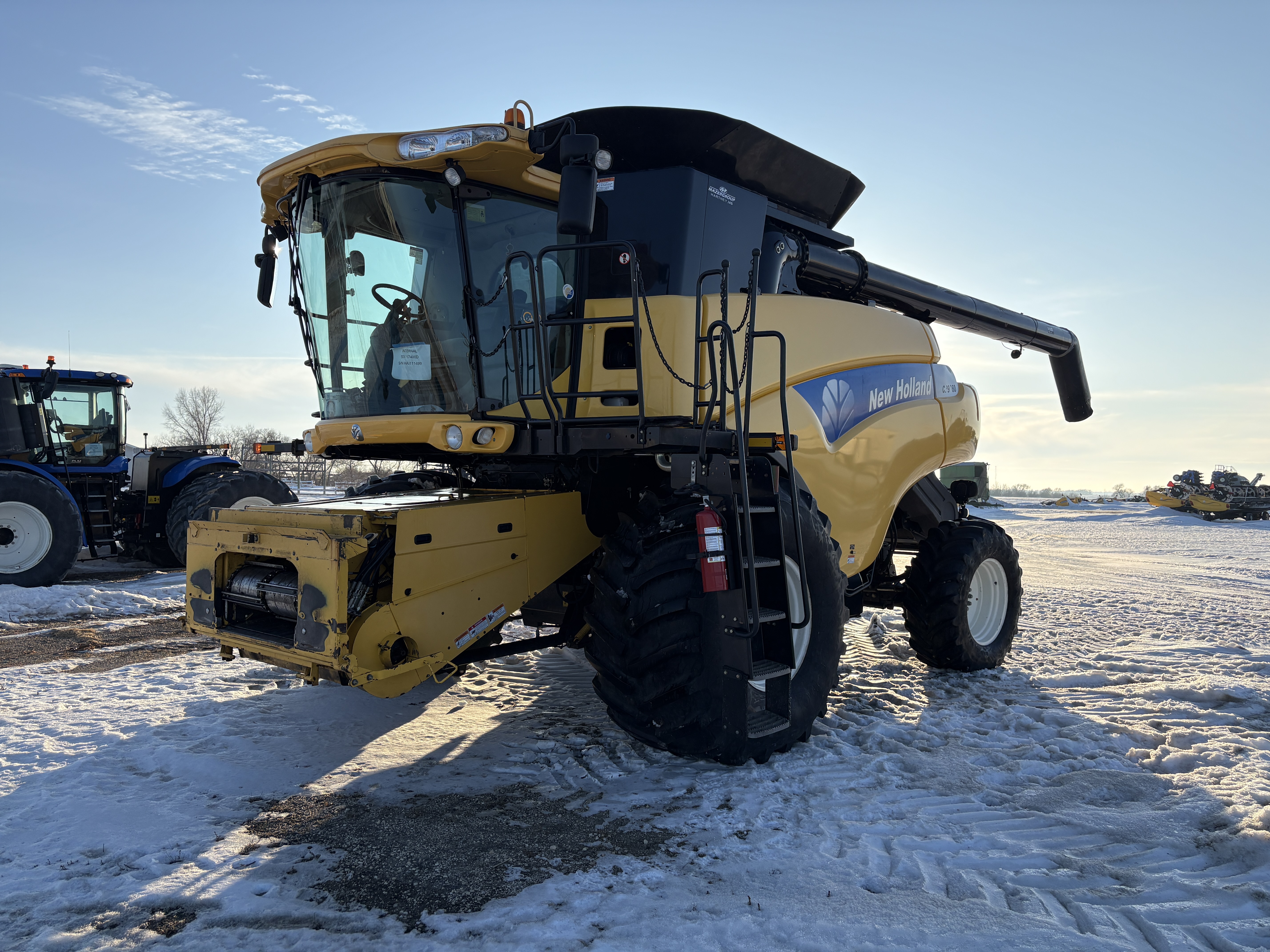 2008 New Holland CR9060 Combine