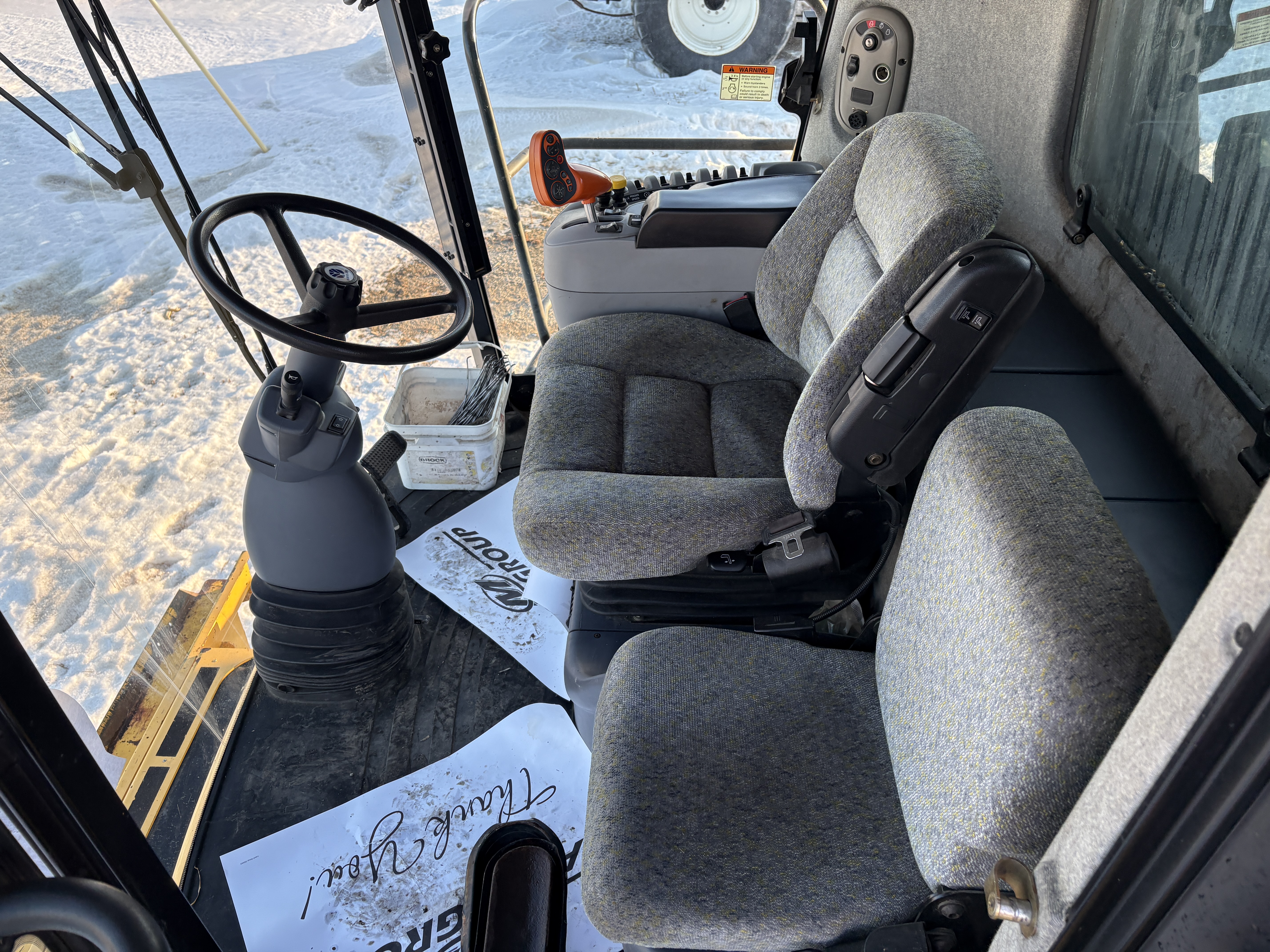 2008 New Holland CR9060 Combine