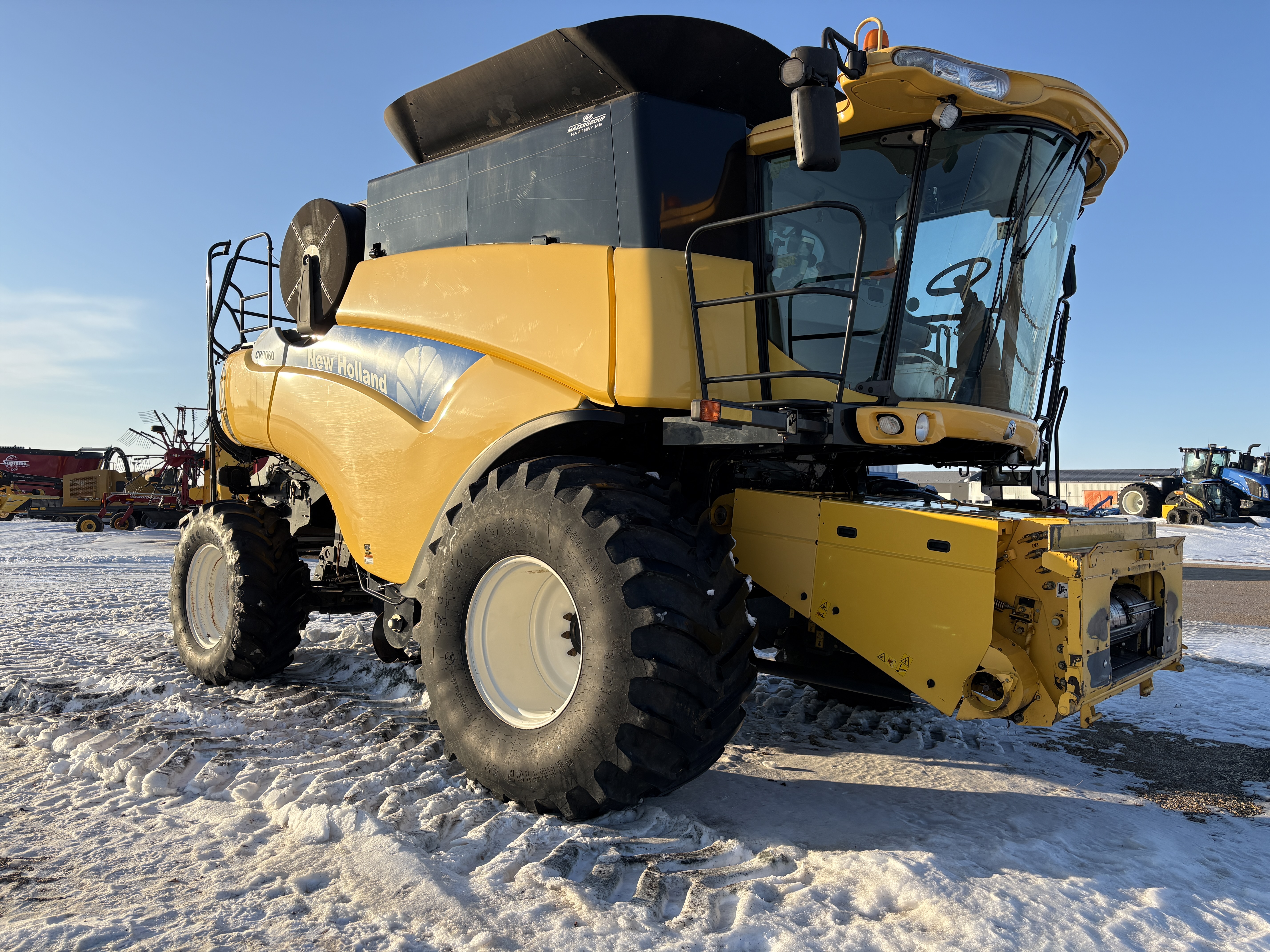 2008 New Holland CR9060 Combine