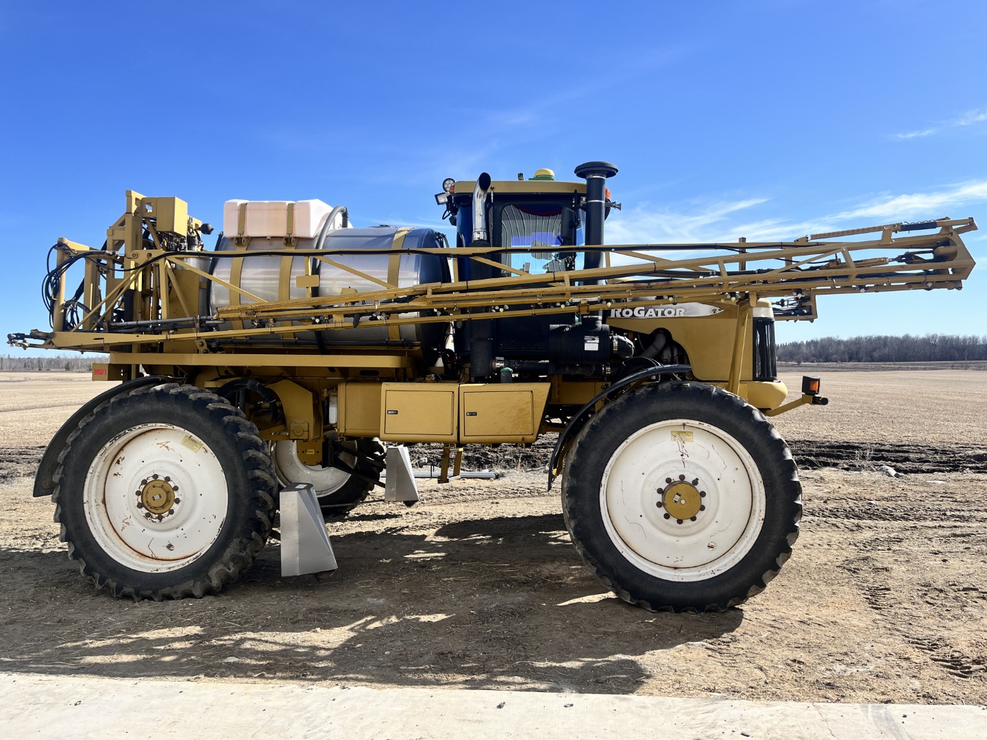 2004 RoGator 1254 Sprayer/High Clearance