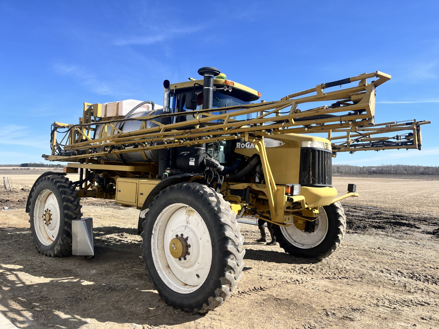 2004 RoGator 1254 Sprayer/High Clearance