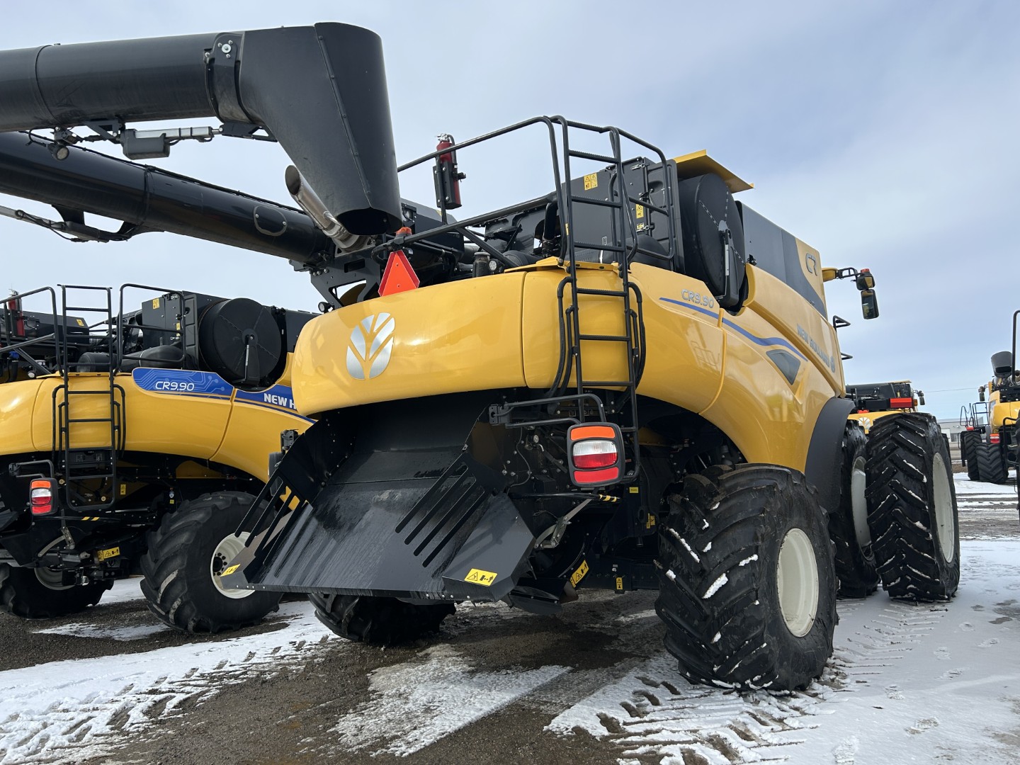 2024 New Holland CR9.90Z Combine