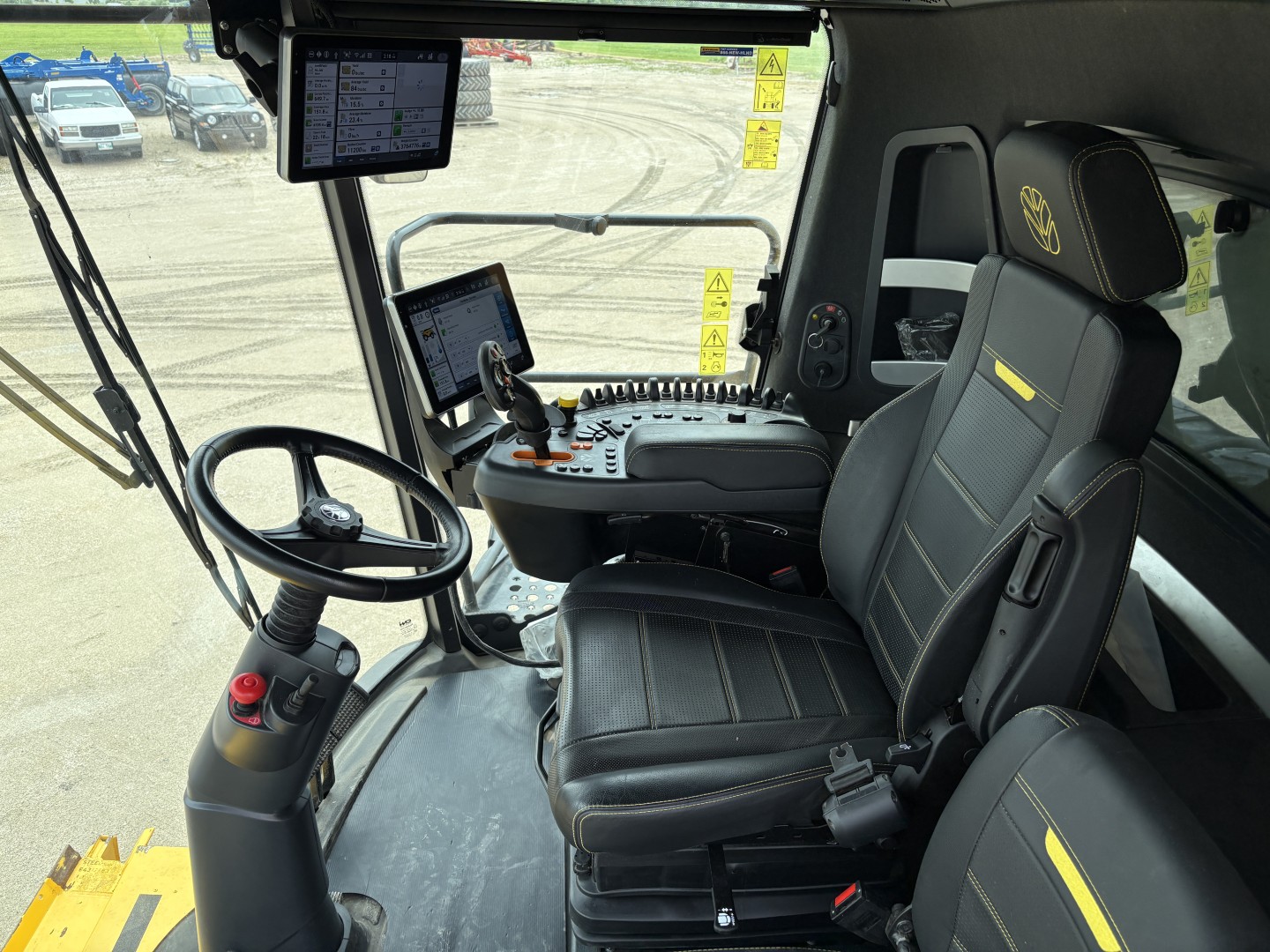 2025 New Holland CR9.90Z Combine