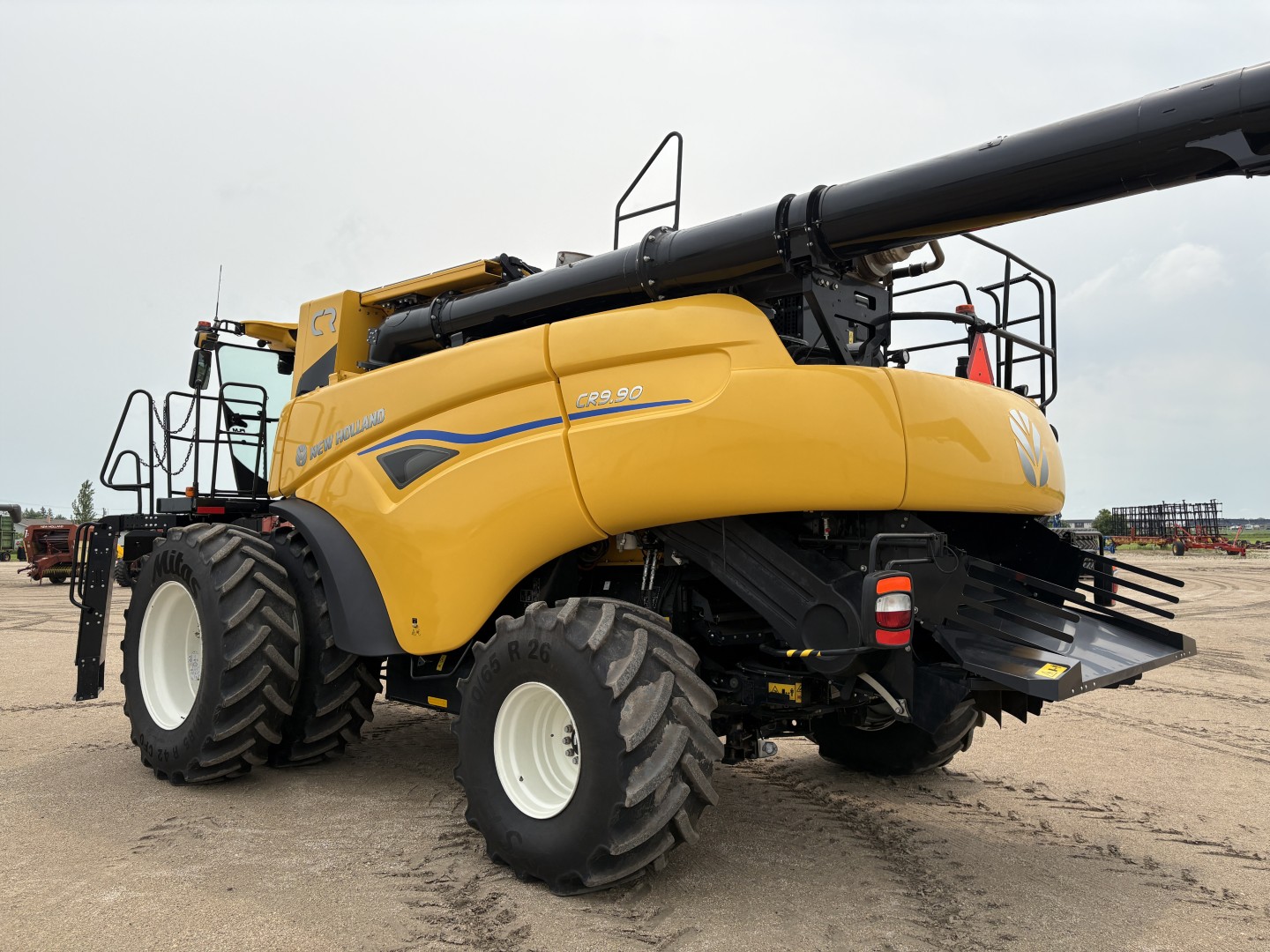 2025 New Holland CR9.90Z Combine