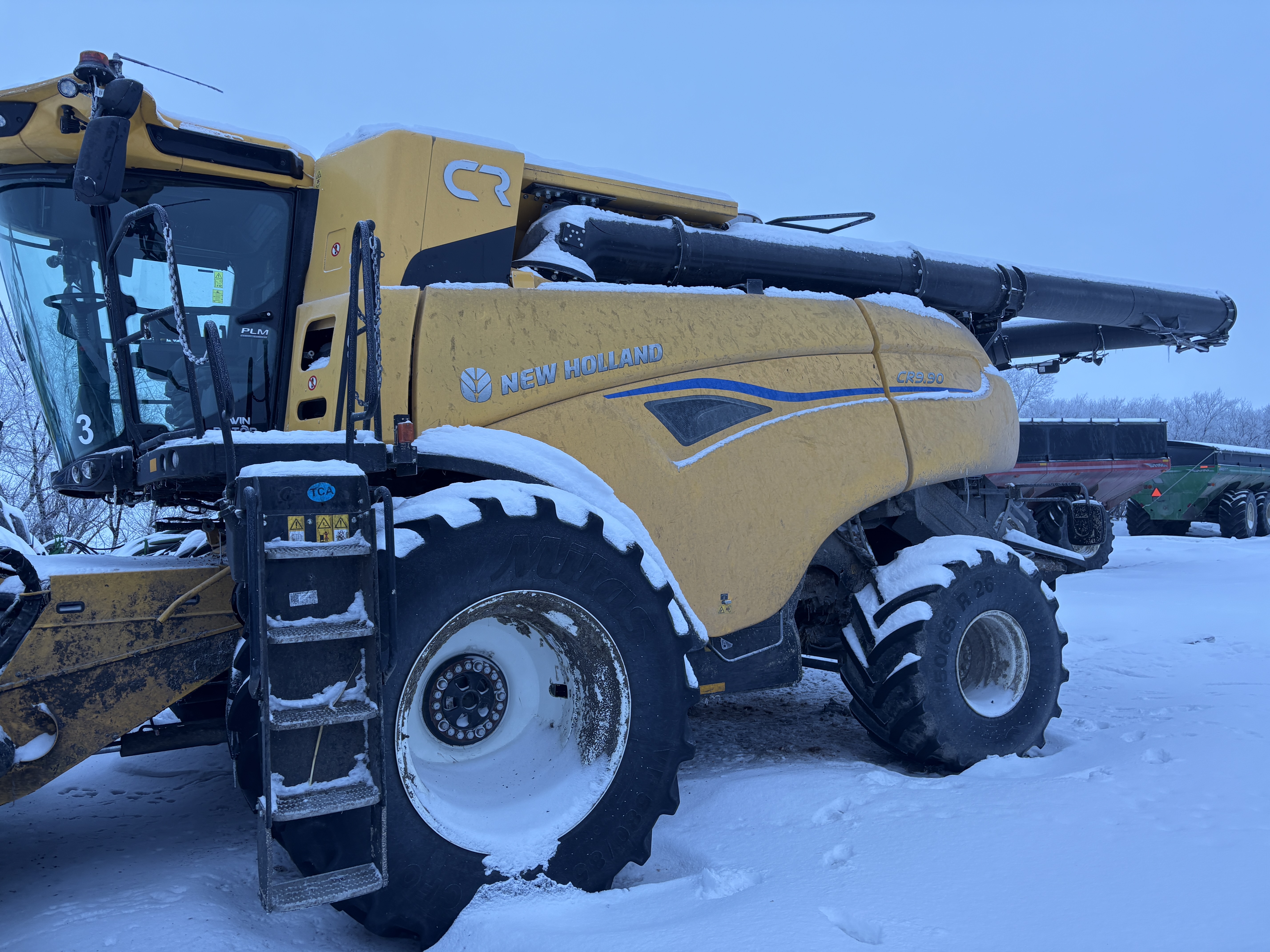 2025 New Holland CR9.90Z Combine