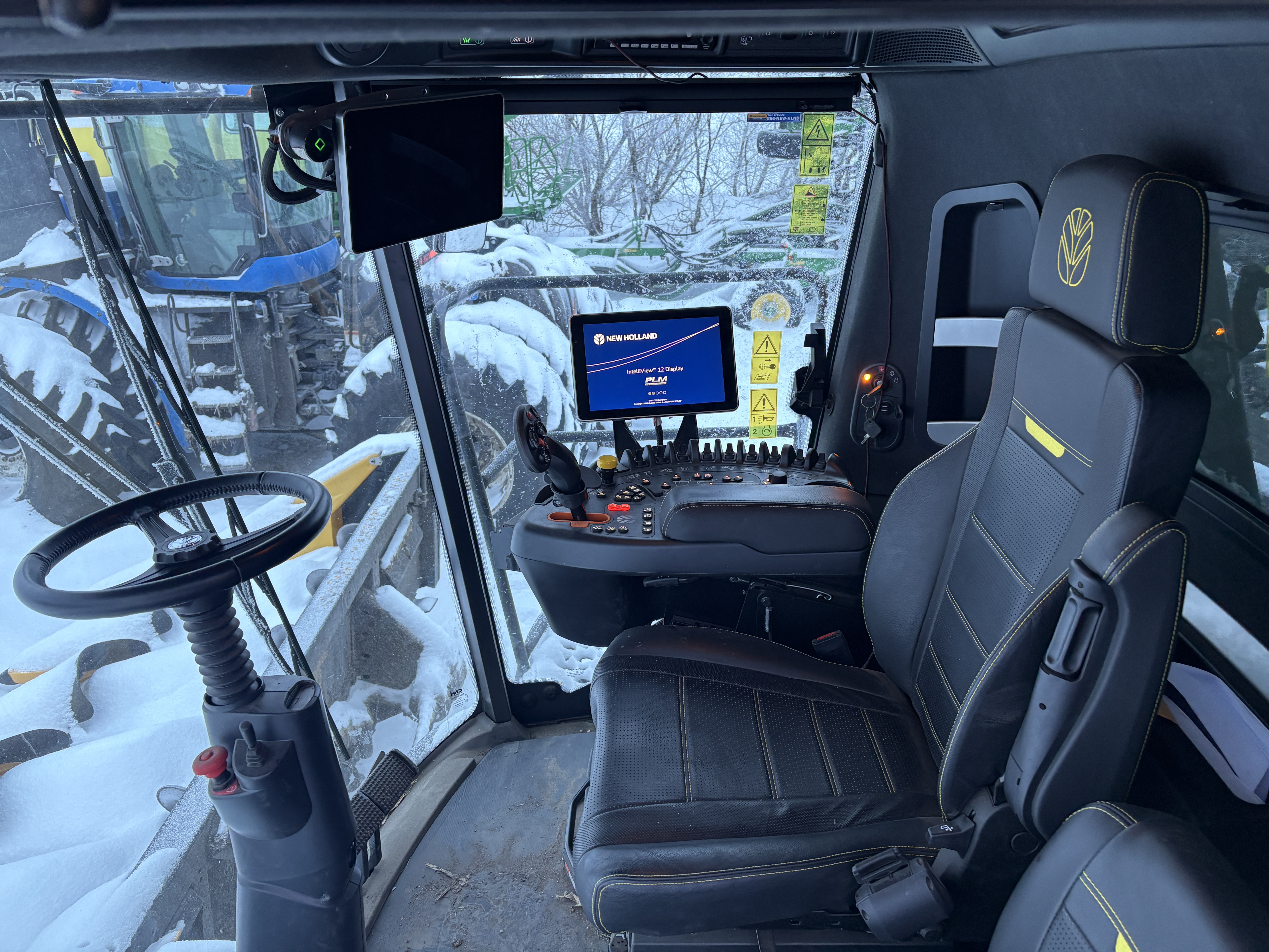 2025 New Holland CR9.90Z Combine