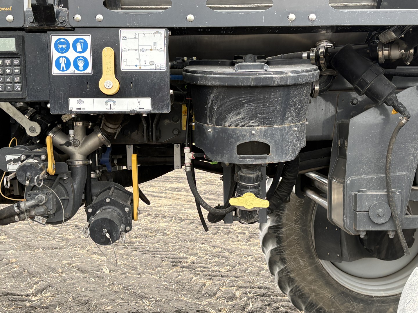 2019 RoGator RG1100C Sprayer/High Clearance