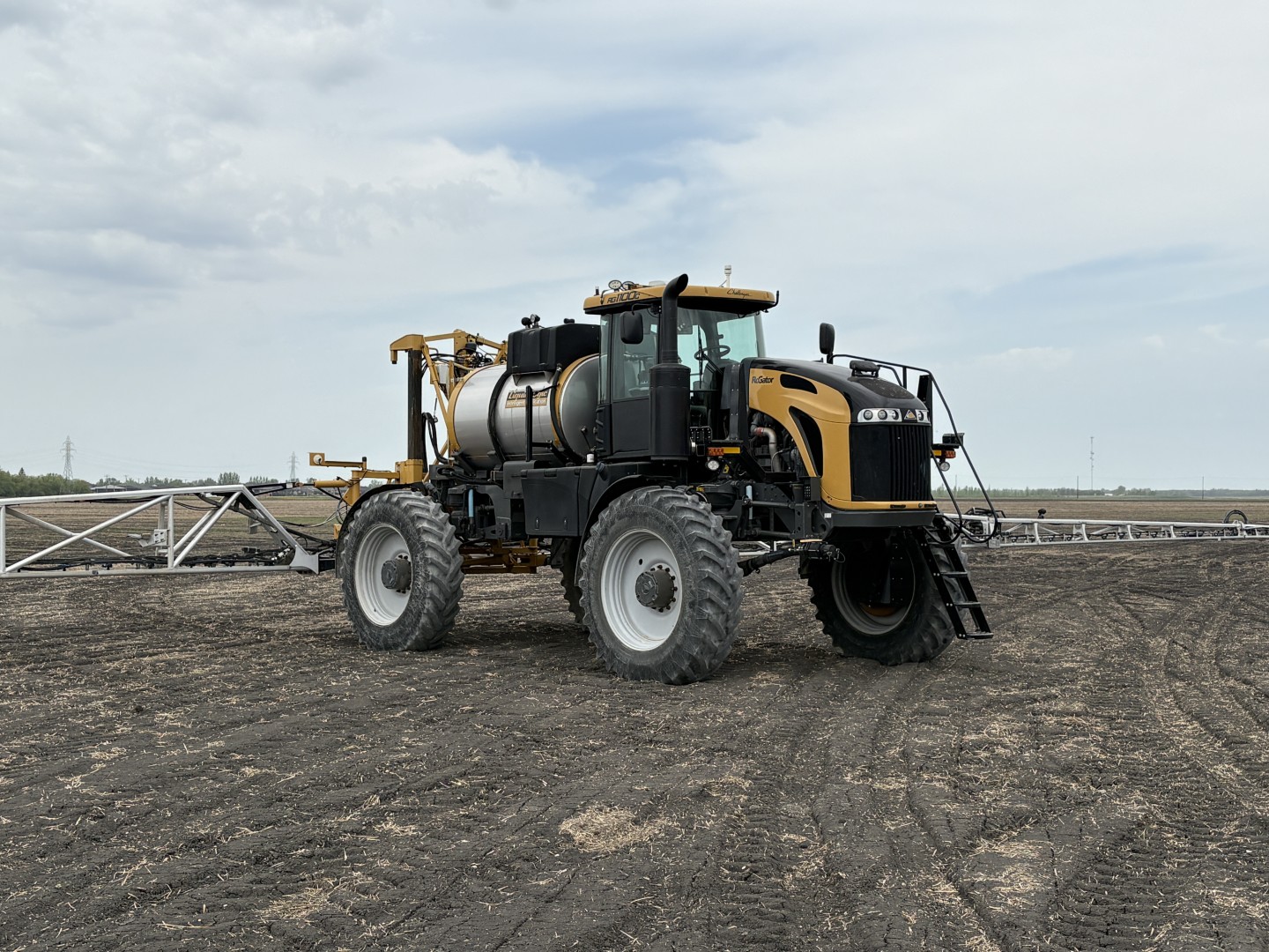 2019 RoGator RG1100C Sprayer/High Clearance