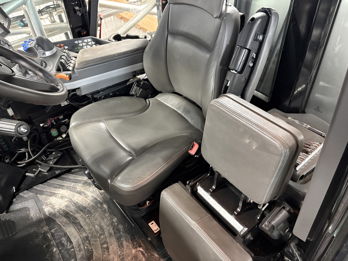 2019 RoGator RG1100C Sprayer/High Clearance