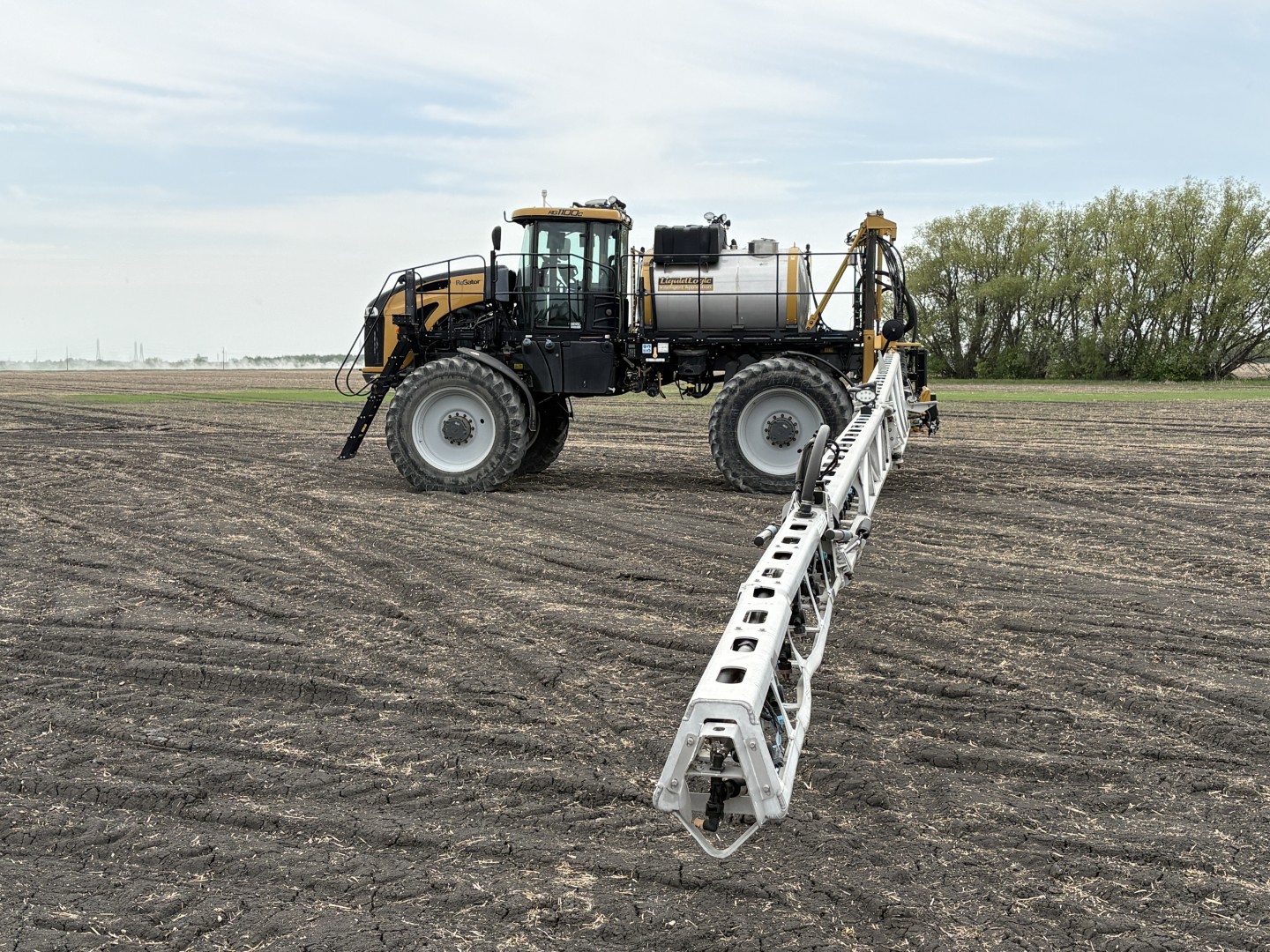2019 RoGator RG1100C Sprayer/High Clearance