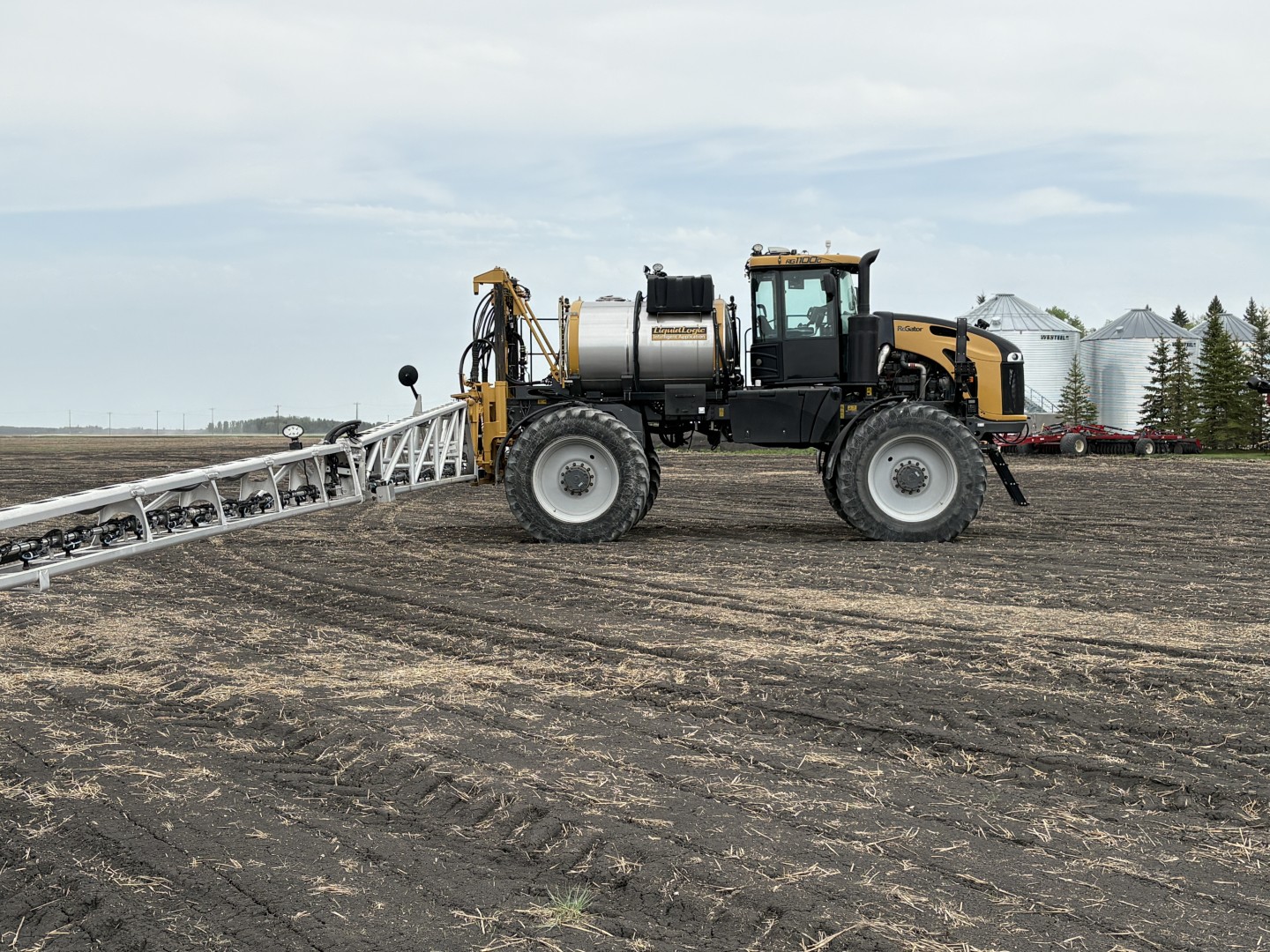 2019 RoGator RG1100C Sprayer/High Clearance